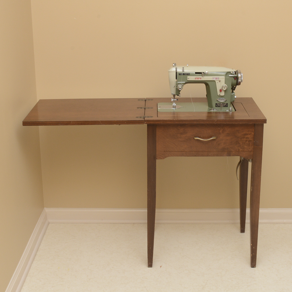 Janome "New Home" Model 532 Sewing Machine and Table