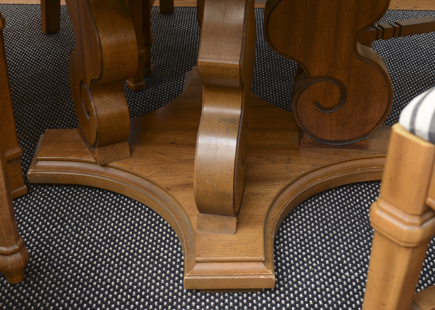 Vintage Dining Table with Leaf Inserts and Chairs
