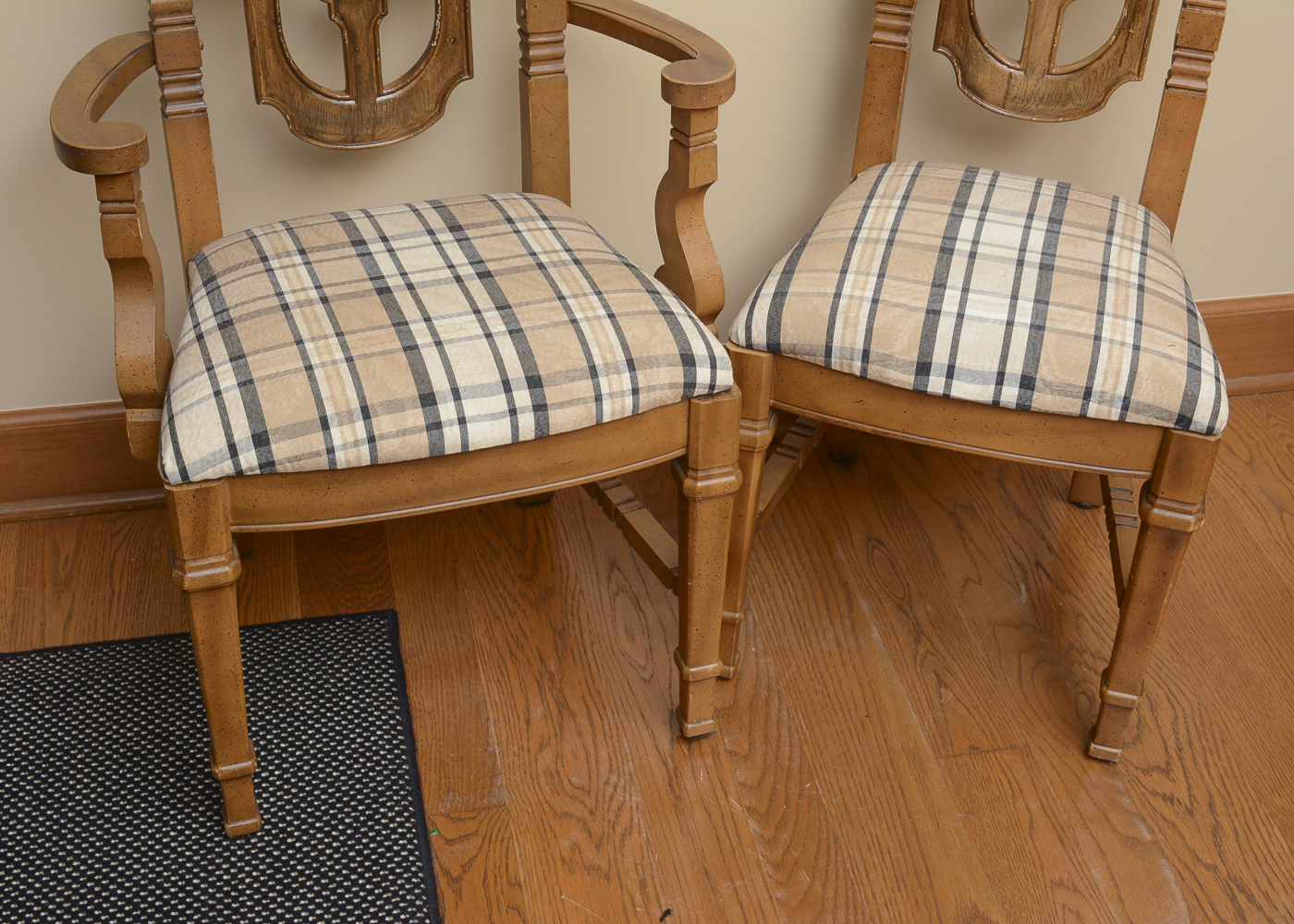 Vintage Dining Table with Leaf Inserts and Chairs