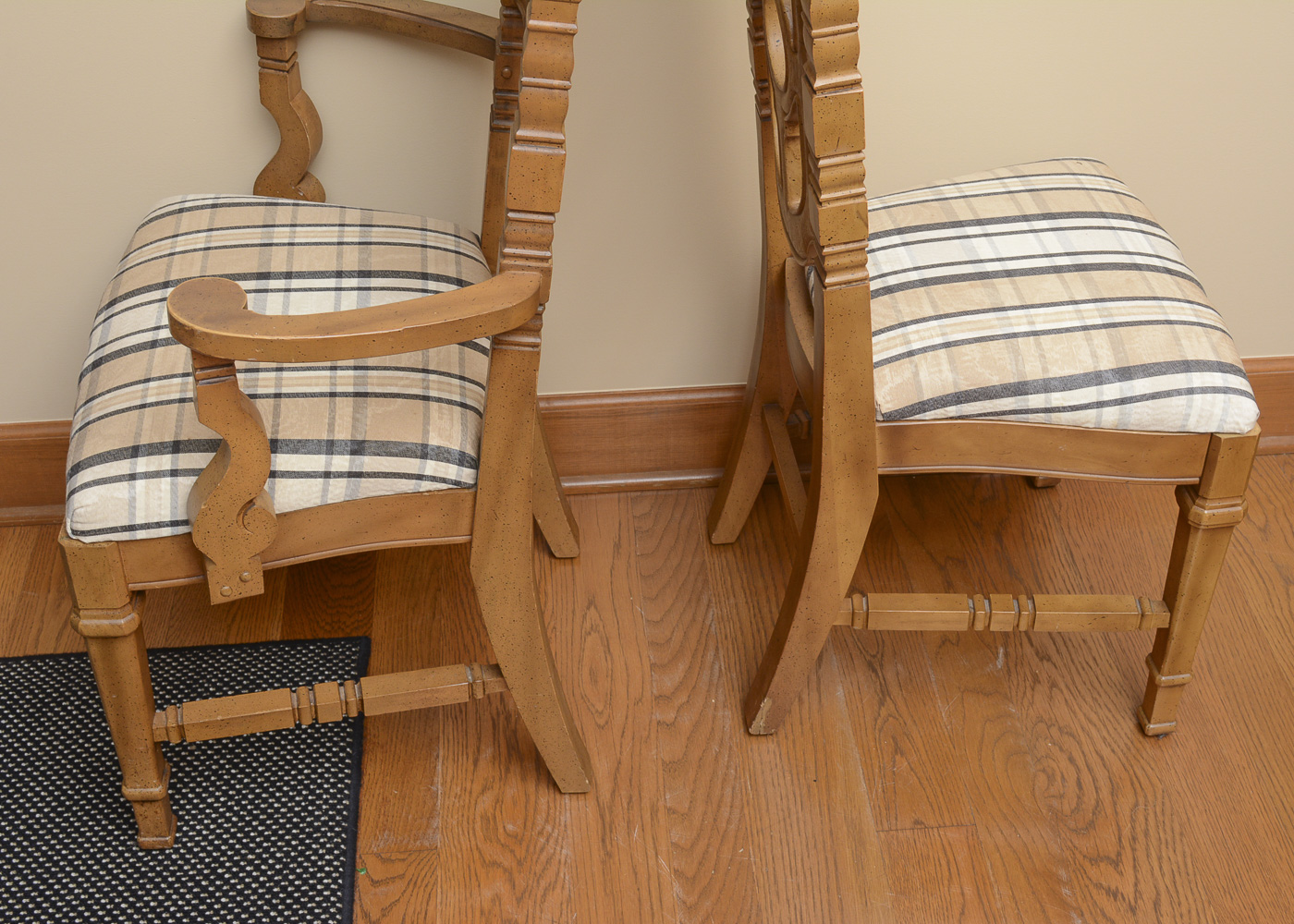 Vintage Dining Table with Leaf Inserts and Chairs