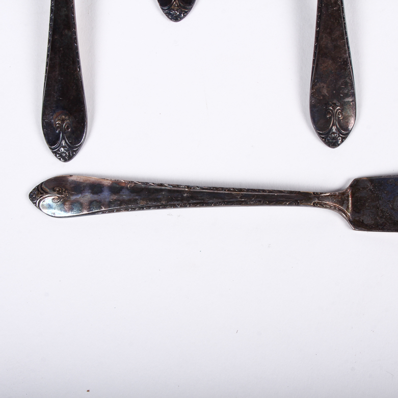 Silver Plate Flatware Featuring International Silver William Rogers