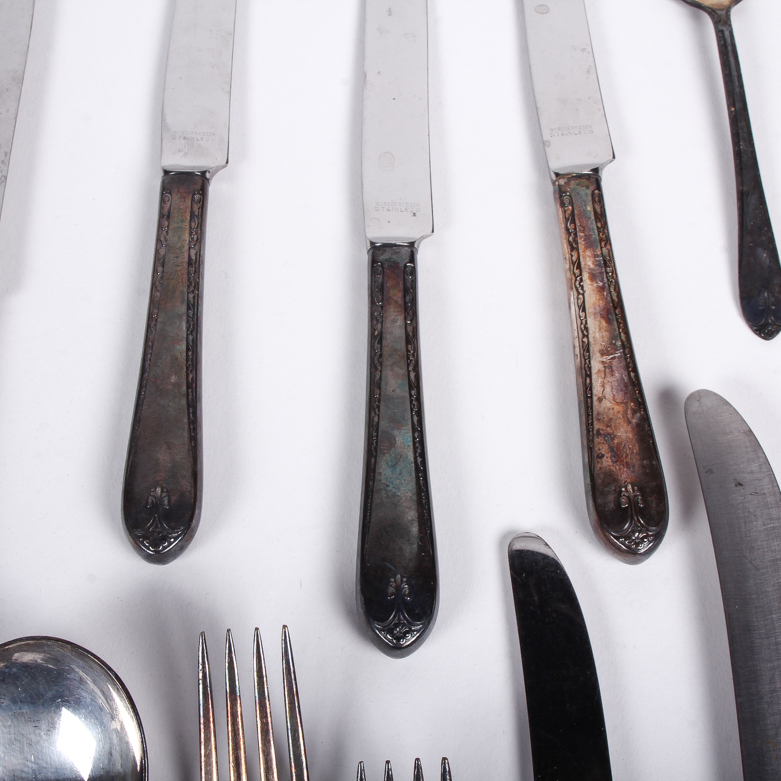 Silver Plate Flatware Featuring International Silver William Rogers