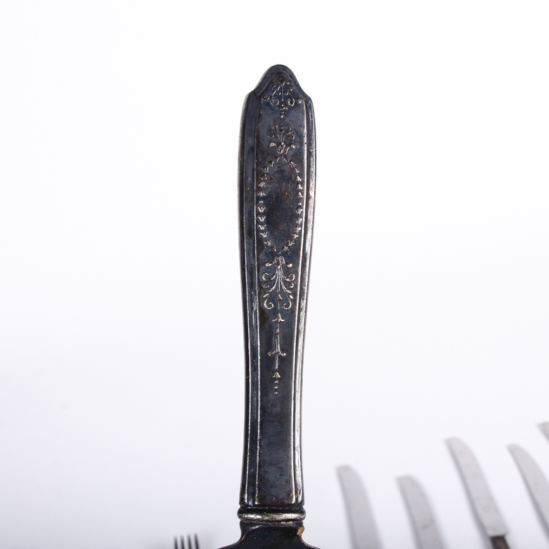 Silver Plate Flatware Featuring International Silver William Rogers