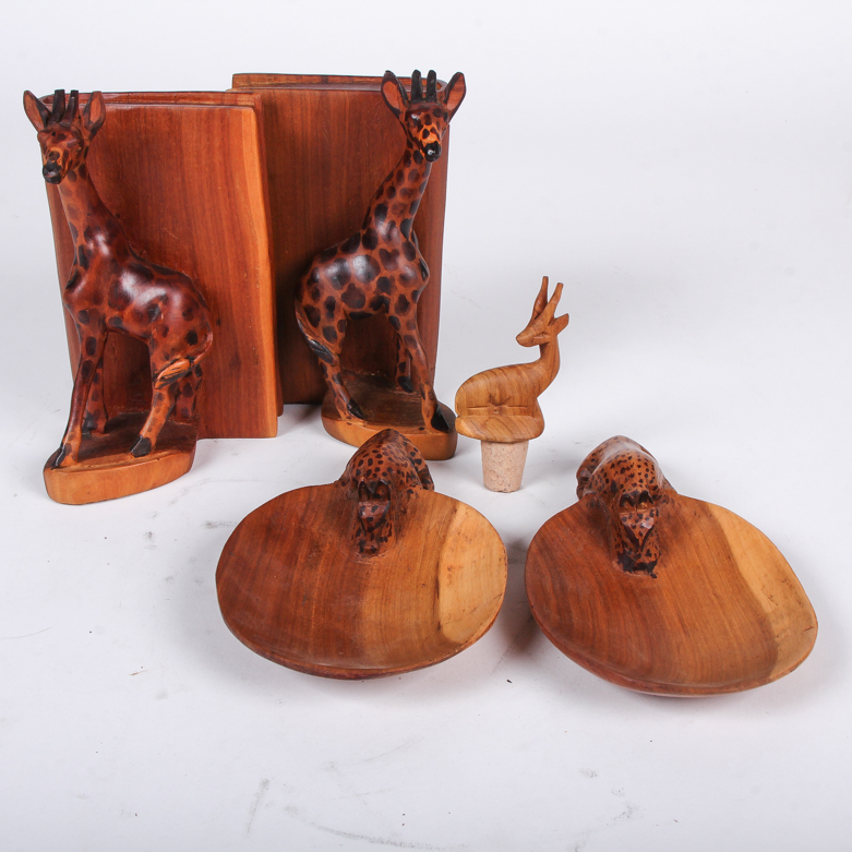 Wooden Jungle Animal Décor