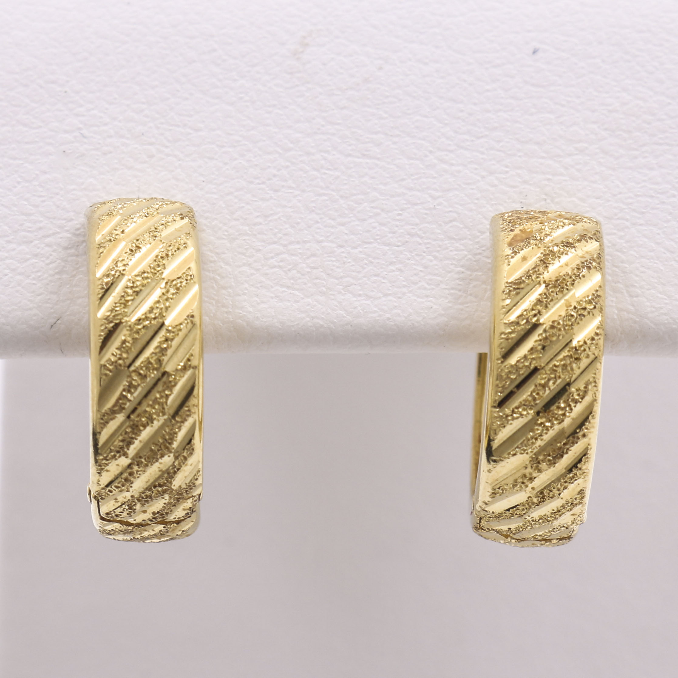18K Yellow Gold Huggie Hoop Earrings