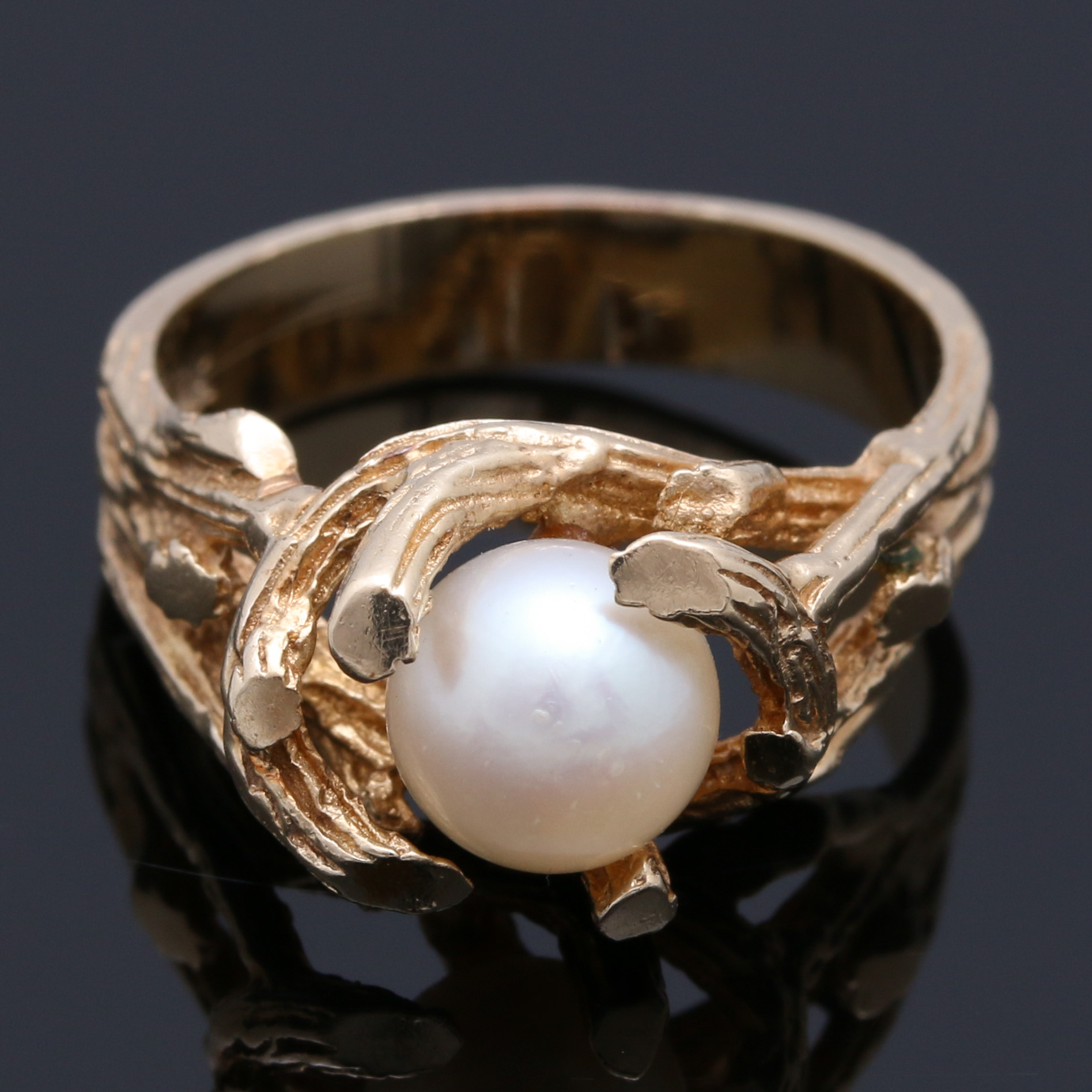 10K Yellow Gold and Pearl Ring