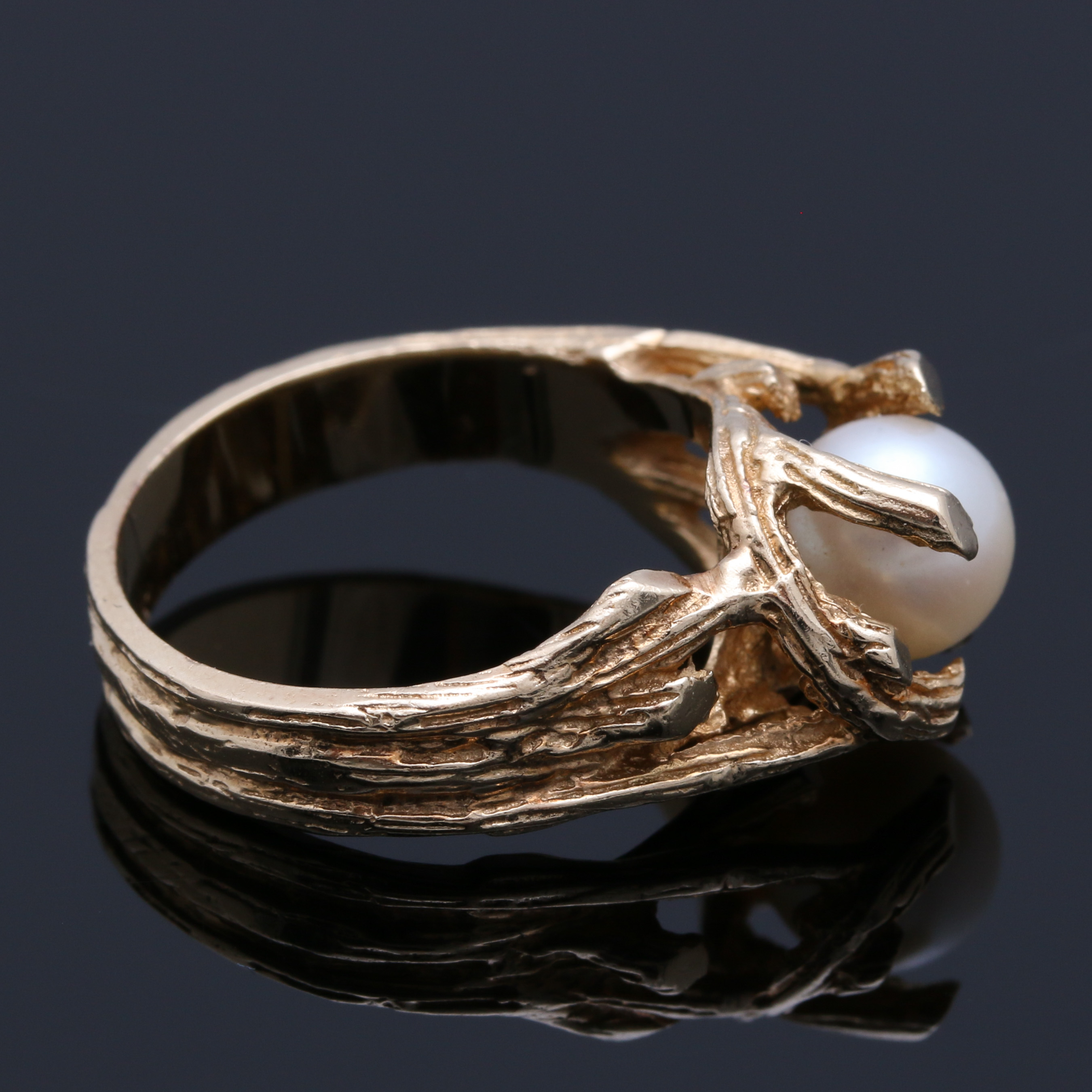 10K Yellow Gold and Pearl Ring