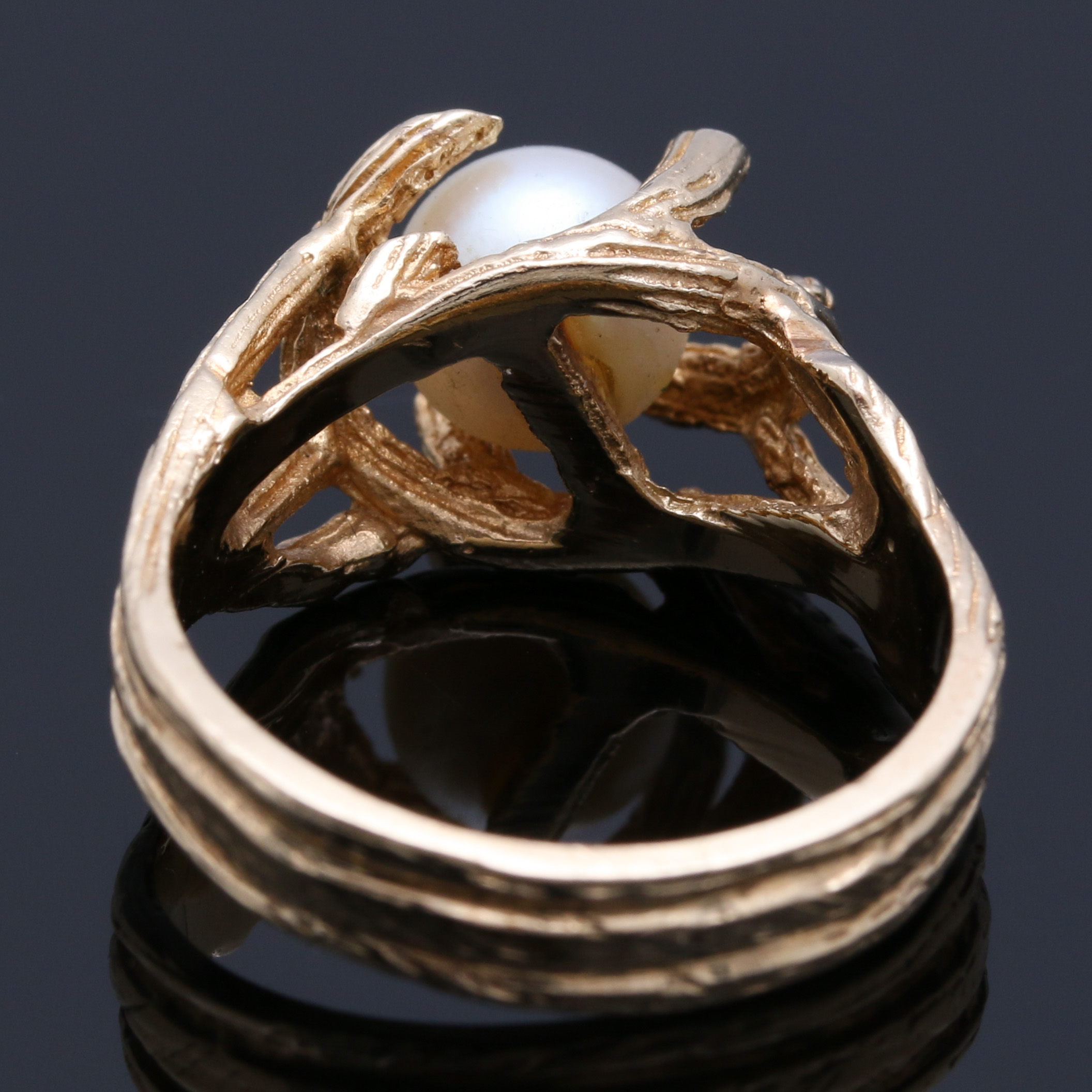 10K Yellow Gold and Pearl Ring