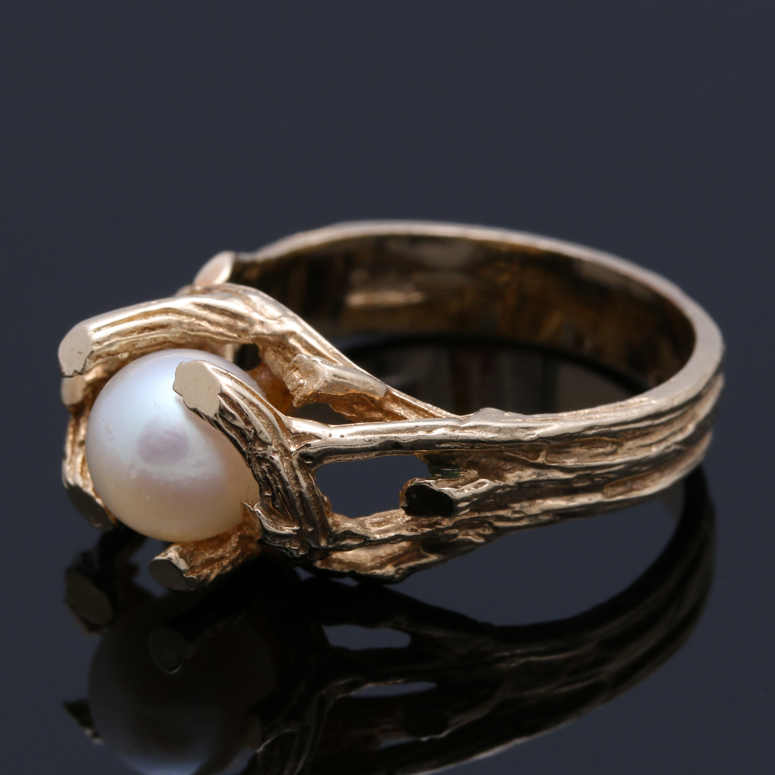 10K Yellow Gold and Pearl Ring
