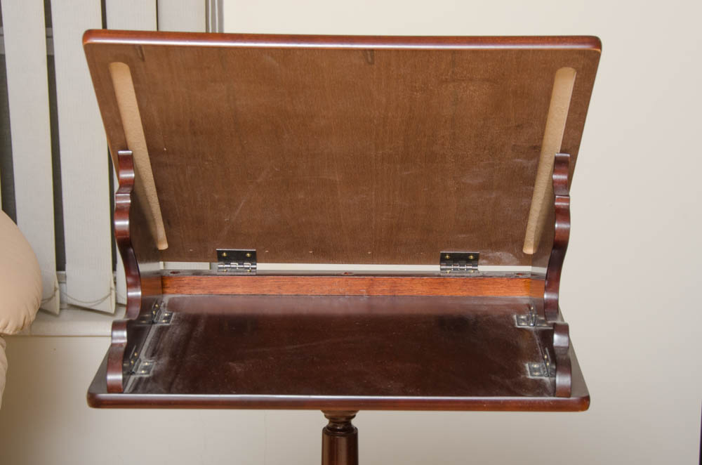 Queen Anne Style Music Stand