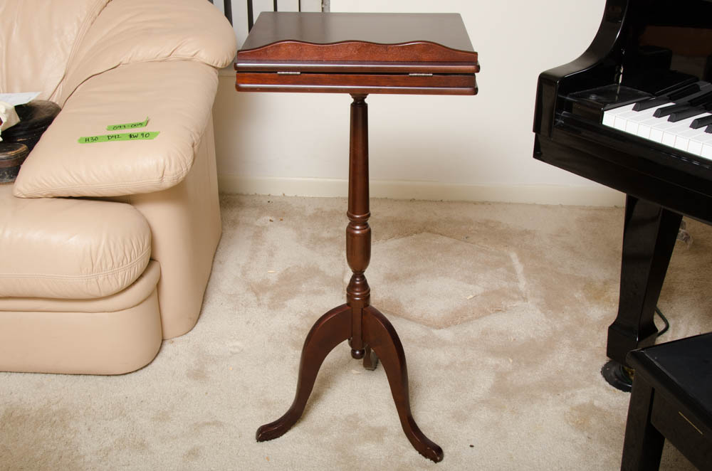 Queen Anne Style Music Stand