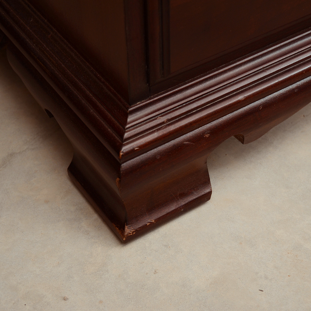 Thomasville Chippendale Style Mahogany Nightstand