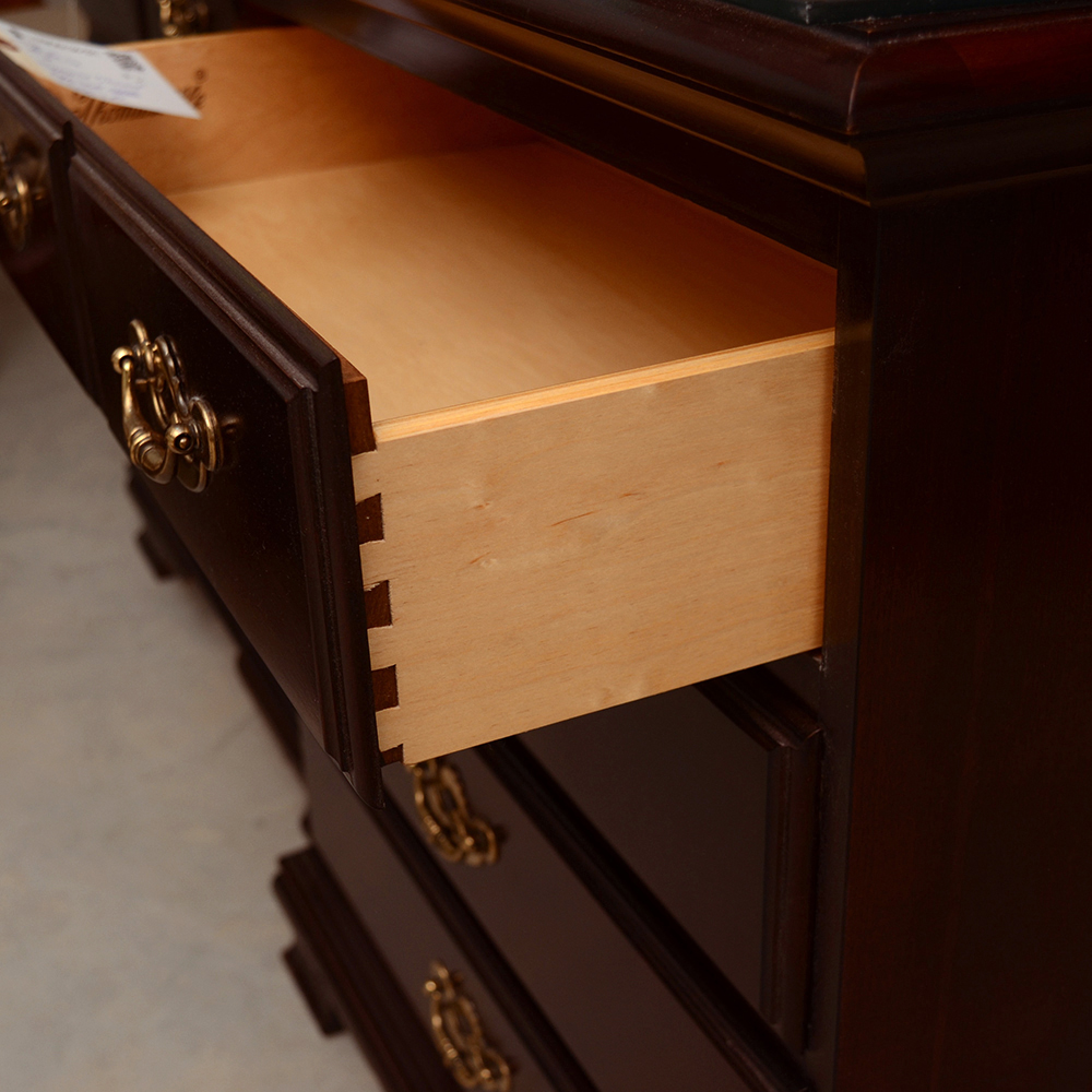 Thomasville Chippendale Style Mahogany Nightstand