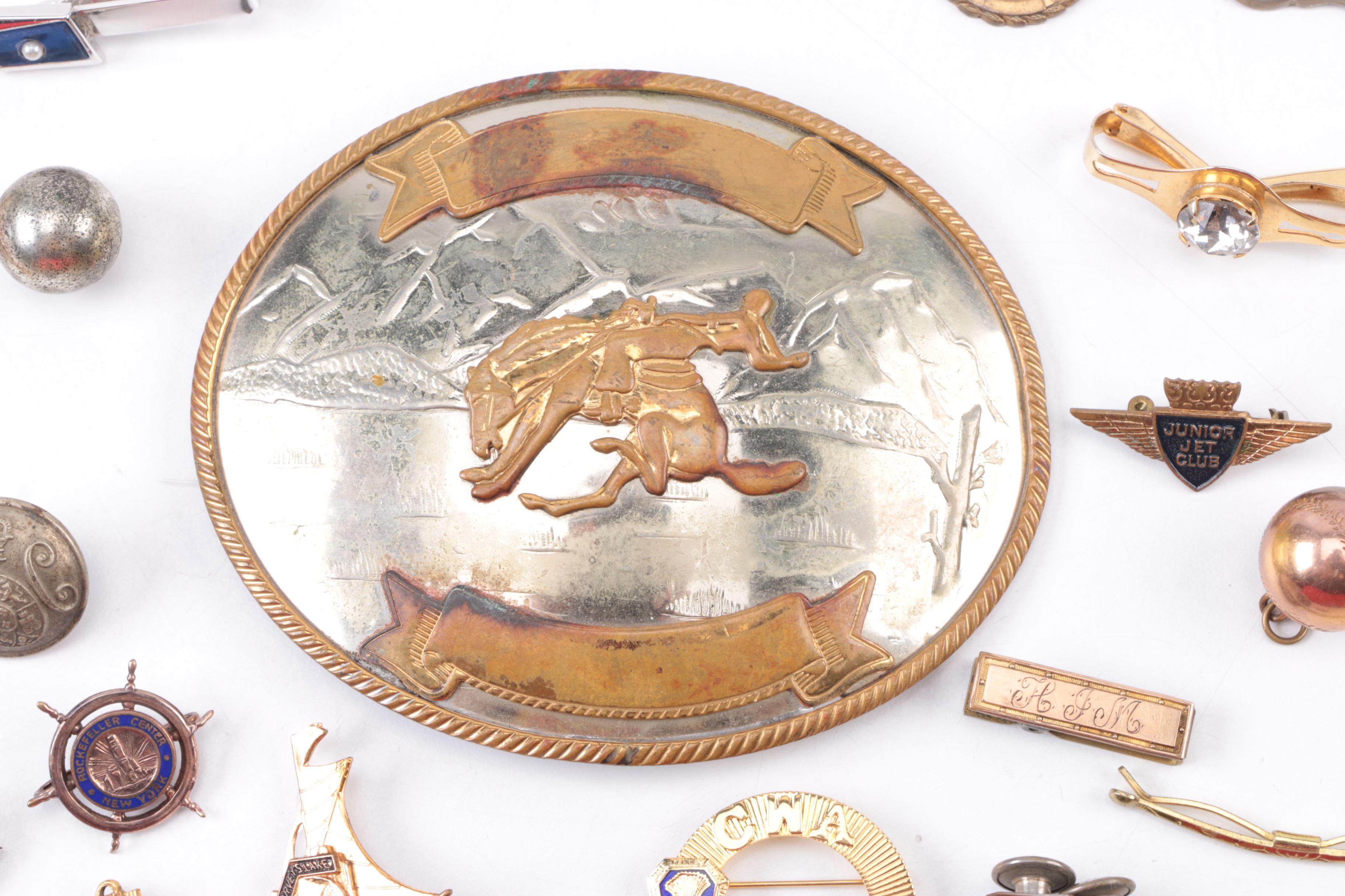 Assortment of Vintage Shirt Accessories and Jewelry