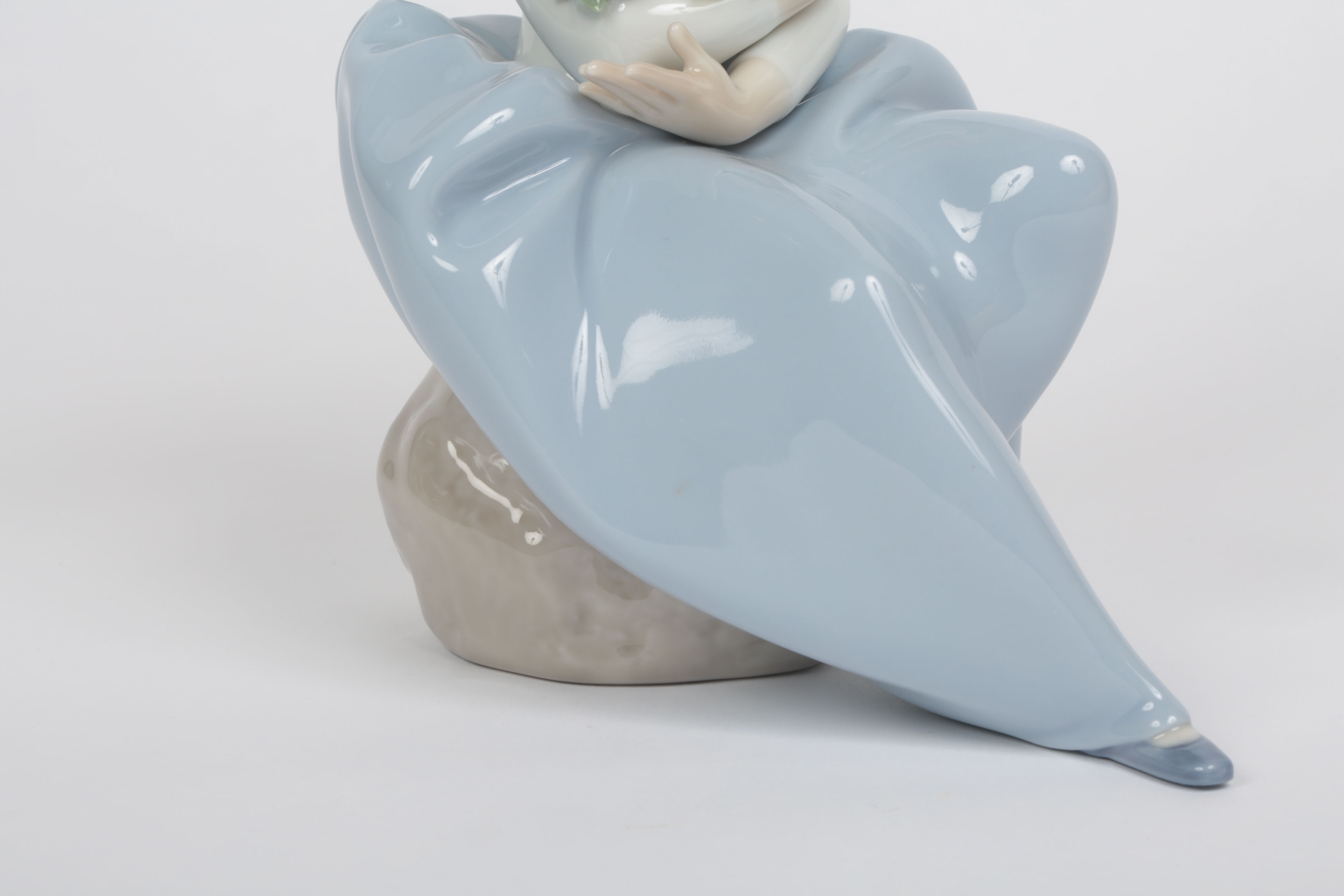 Lladró "Fragrant Bouquet" Porcelain Figurine