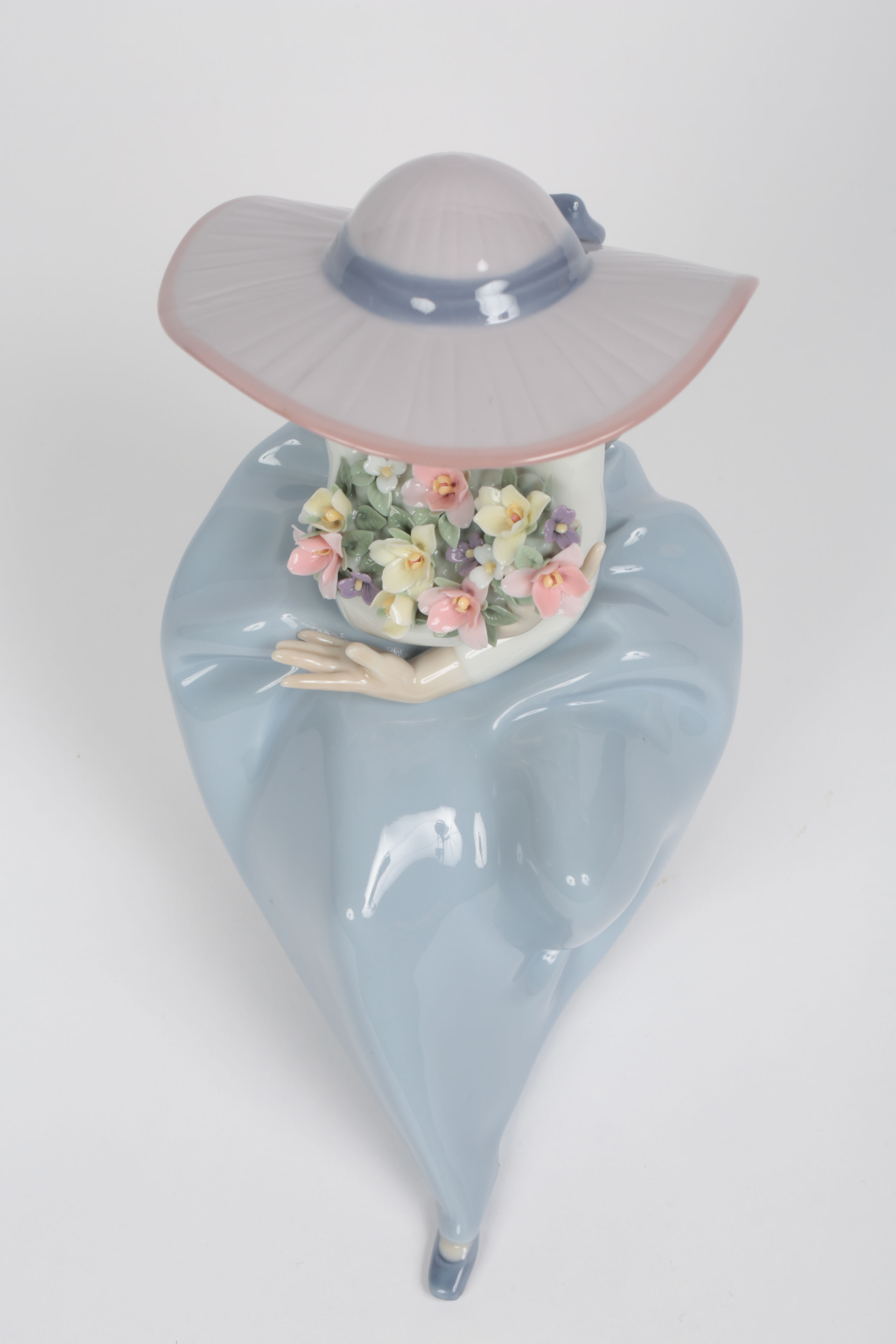 Lladró "Fragrant Bouquet" Porcelain Figurine
