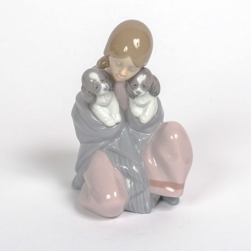 Lladró "Snuggle Up" Porcelain Figurine