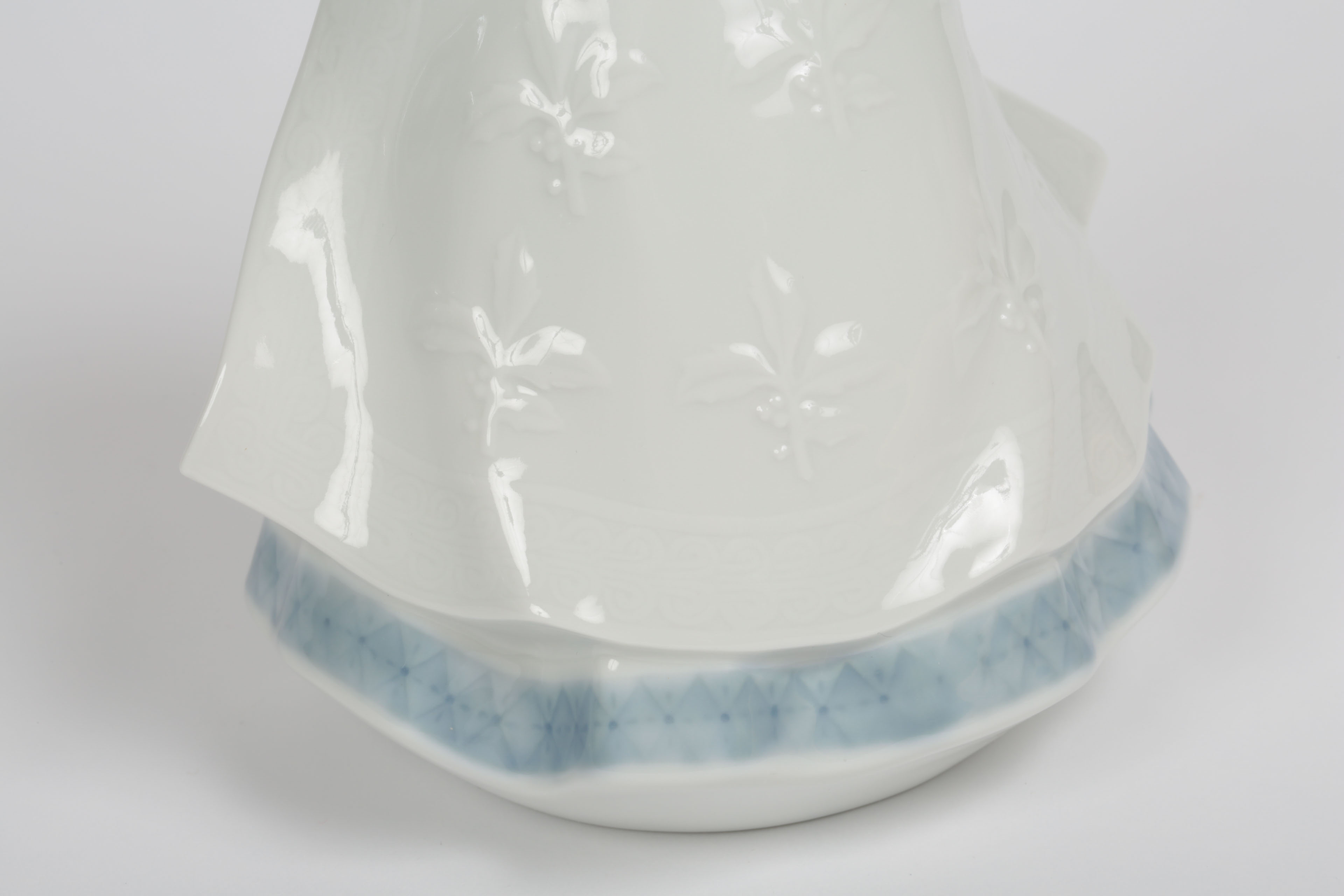Lladró "Angelic Melody" Porcelain Figurine