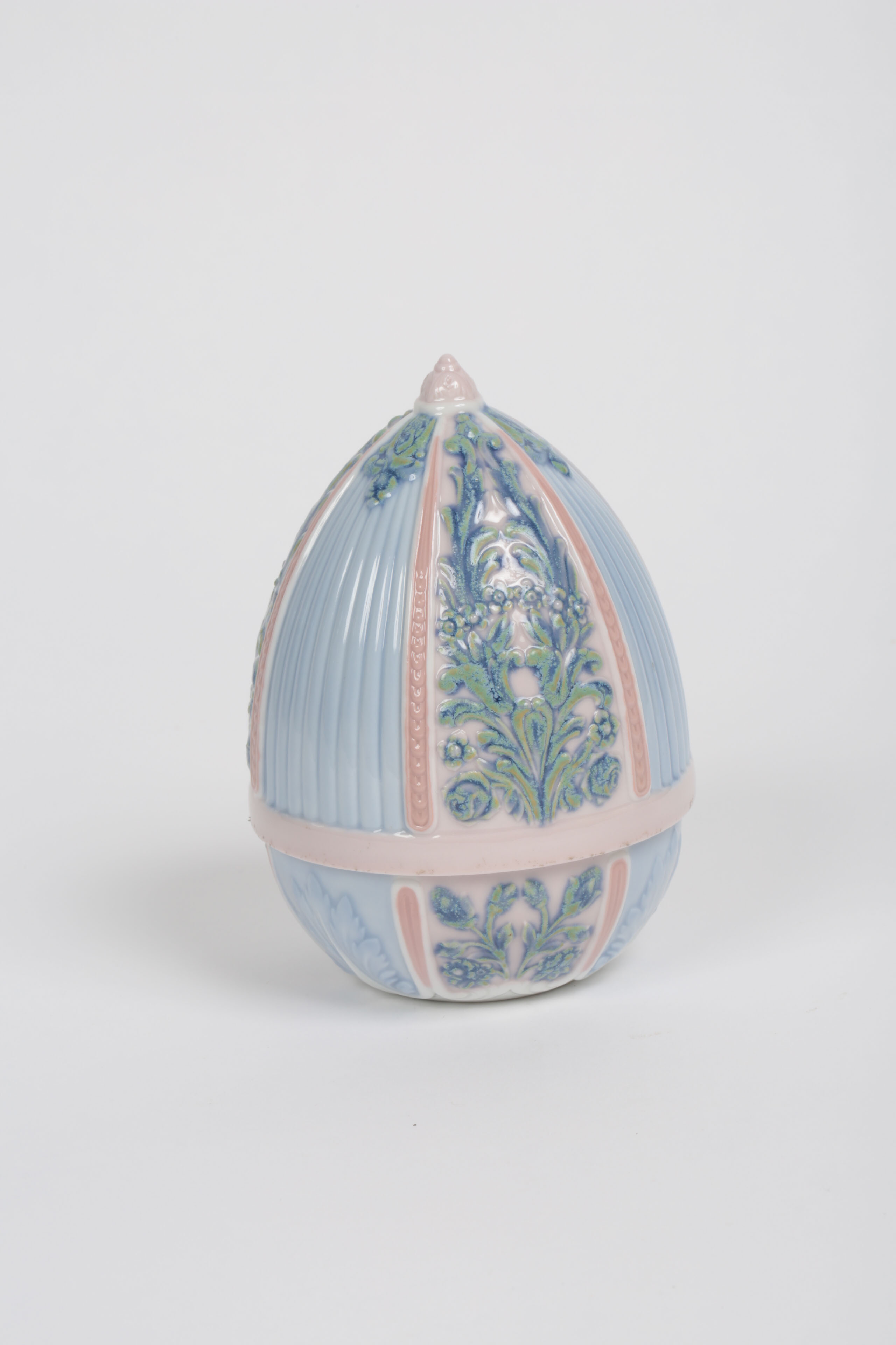 Lladró "Spring Egg" Porcelain Decor