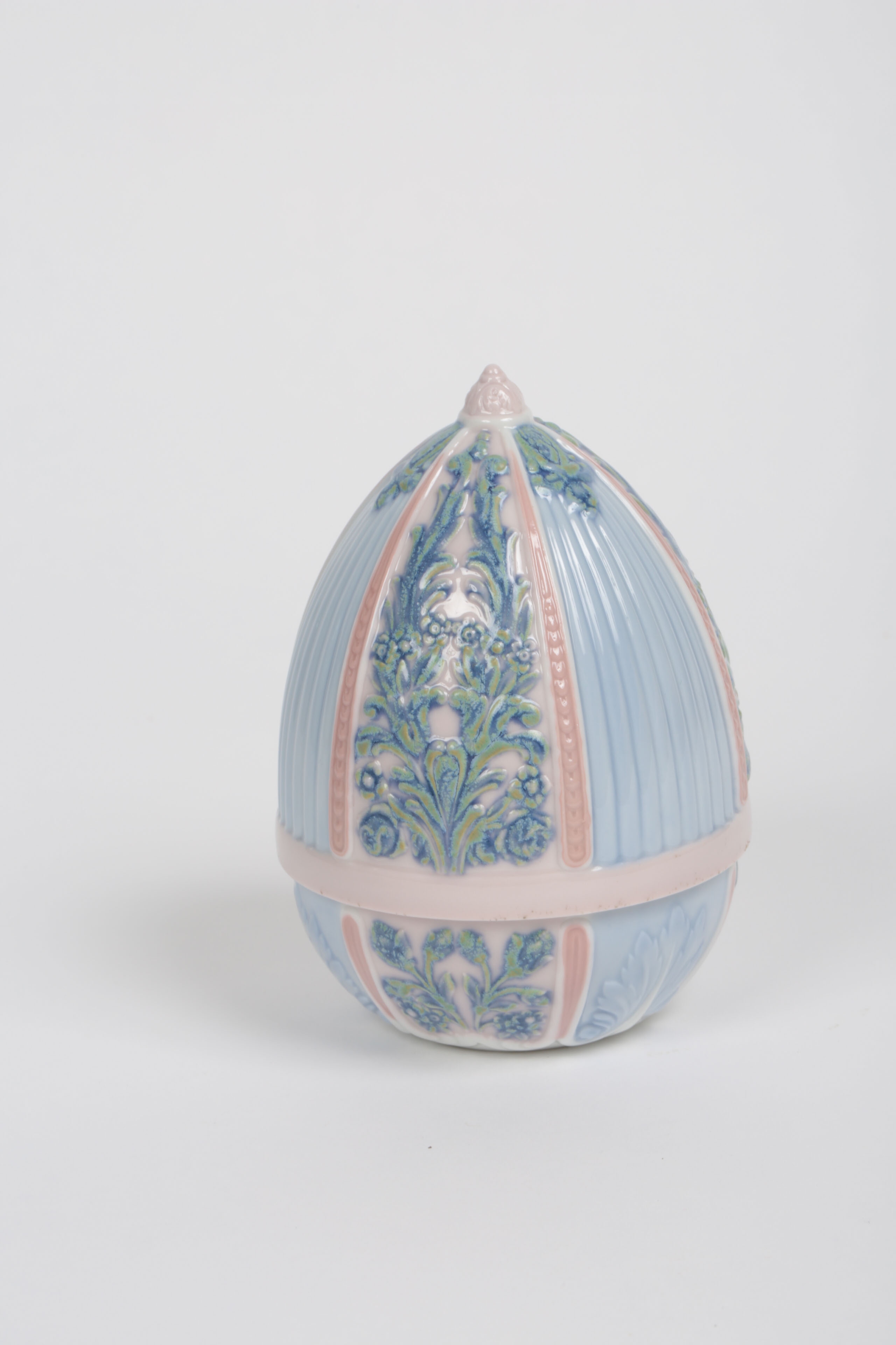 Lladró "Spring Egg" Porcelain Decor