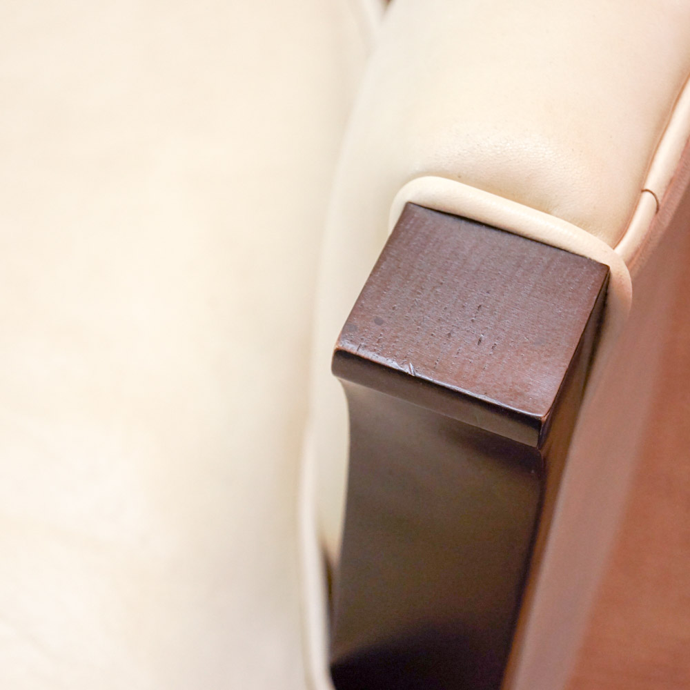 Hand-Crafted Cream-White Leather Armchairs by Drexel Heritage