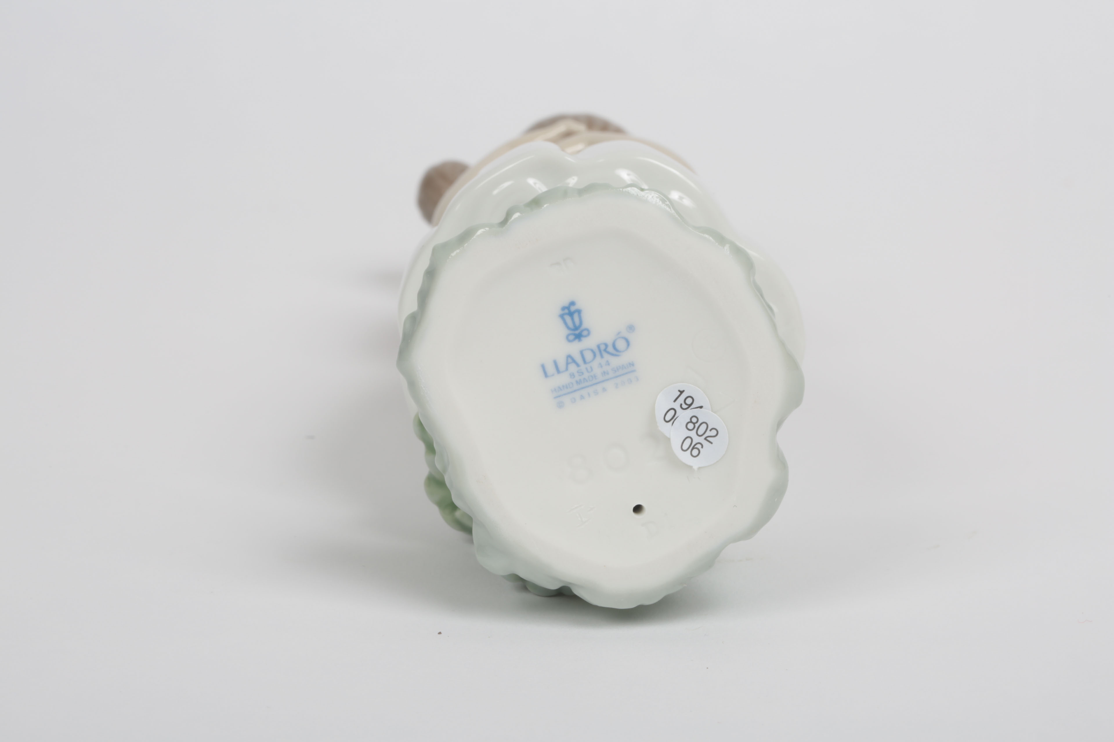 Lladró "Flowers For Mommy" Porcelain Figurine