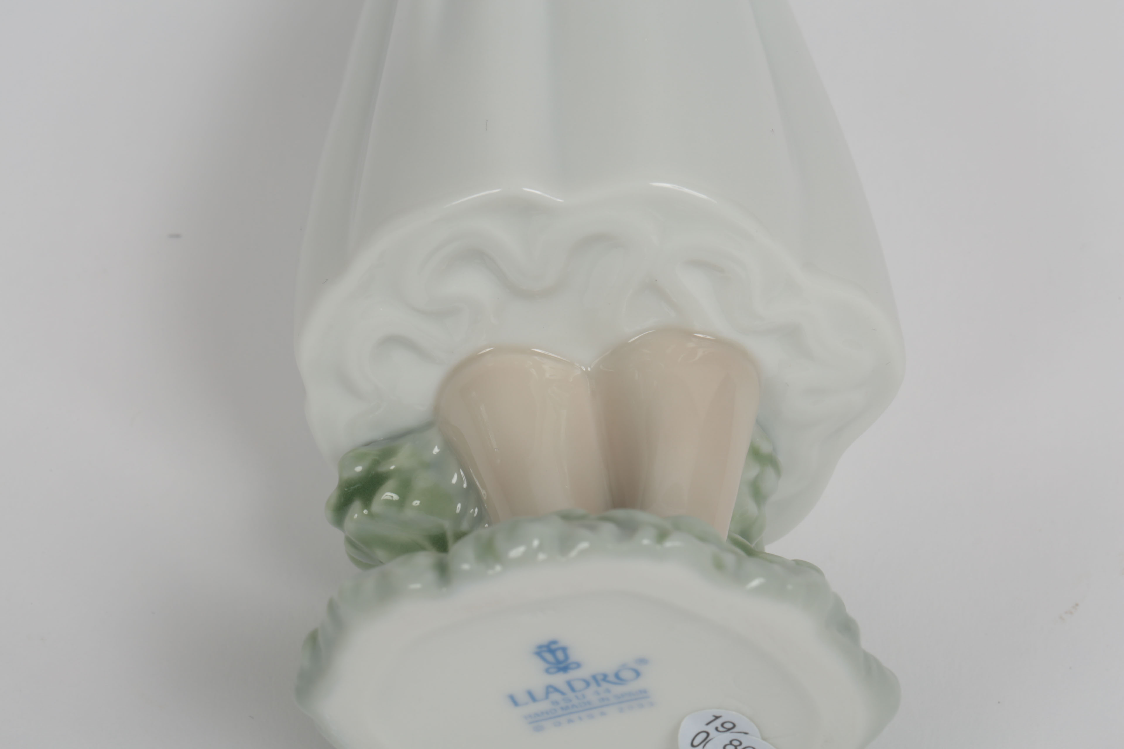 Lladró "Flowers For Mommy" Porcelain Figurine