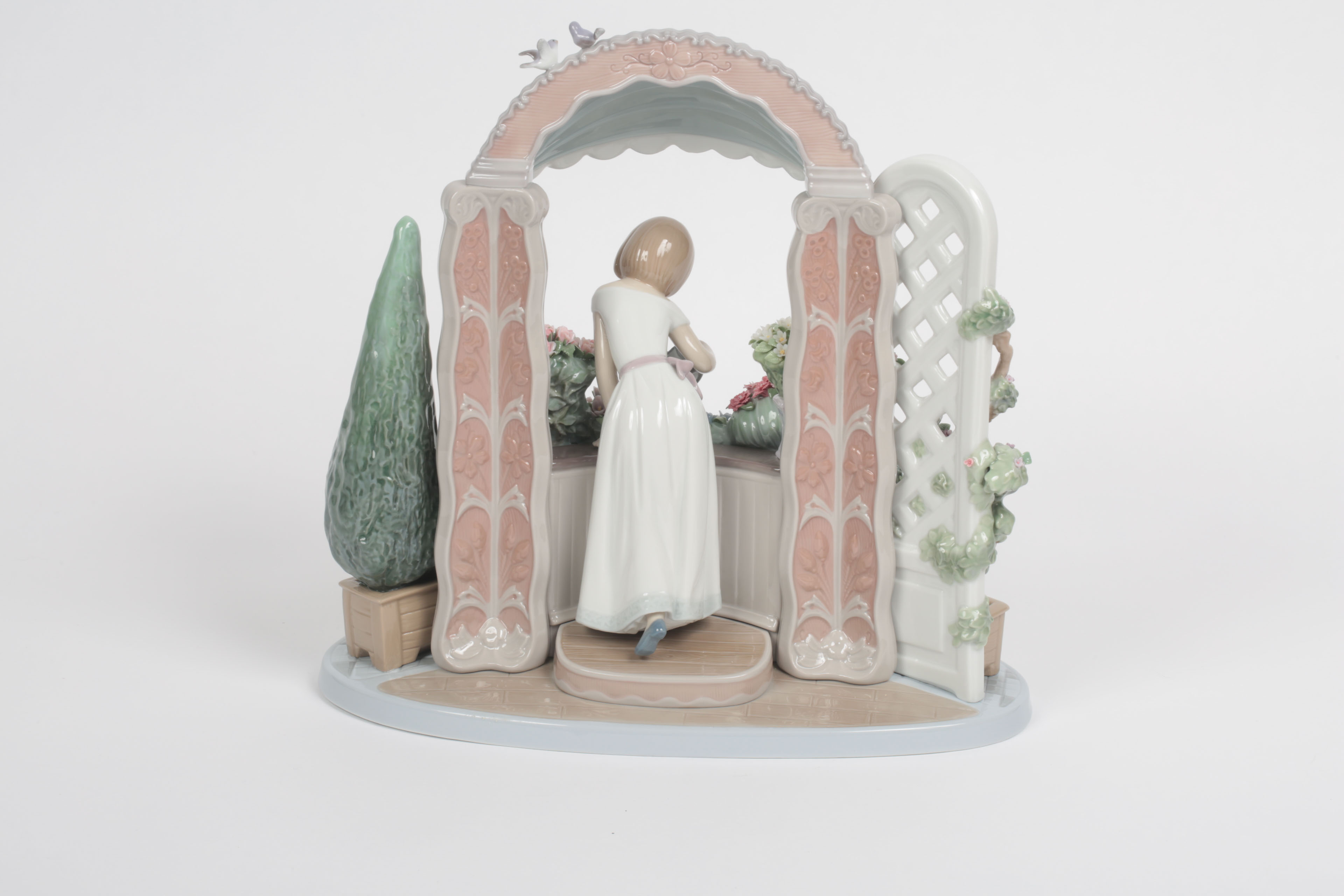 Lladró Utopia "Romantic Feelings" Porcelain Figurine