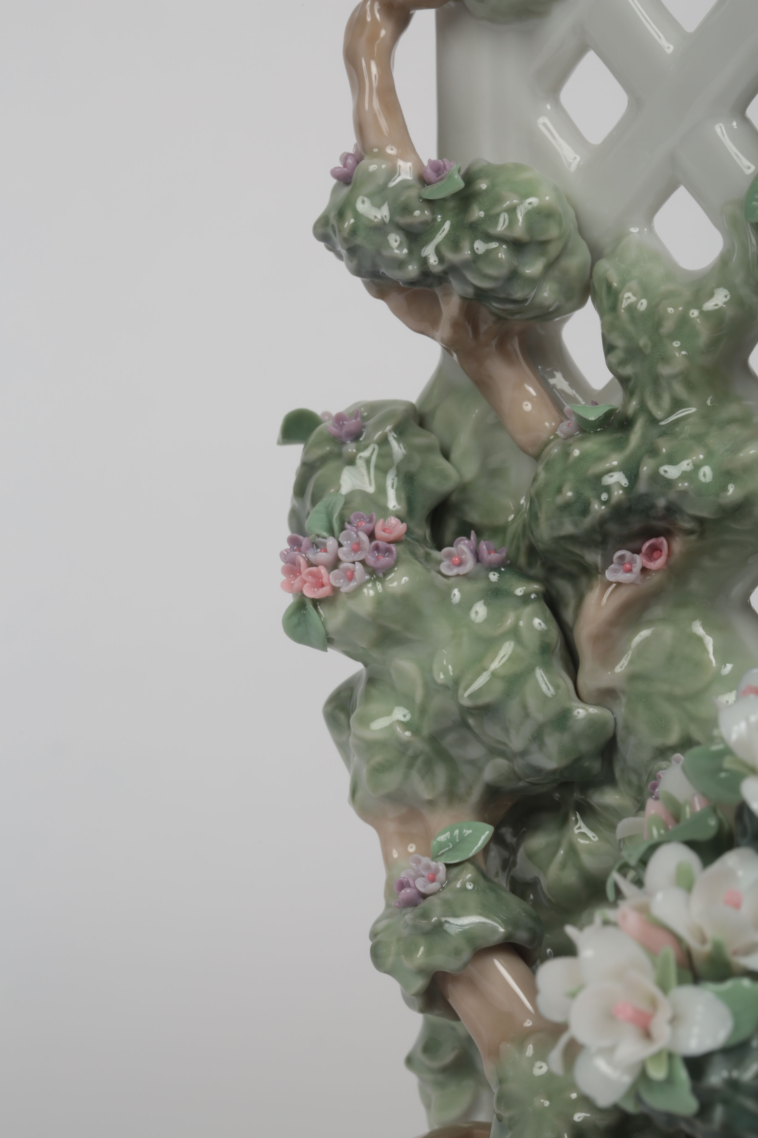 Lladró Utopia "Romantic Feelings" Porcelain Figurine