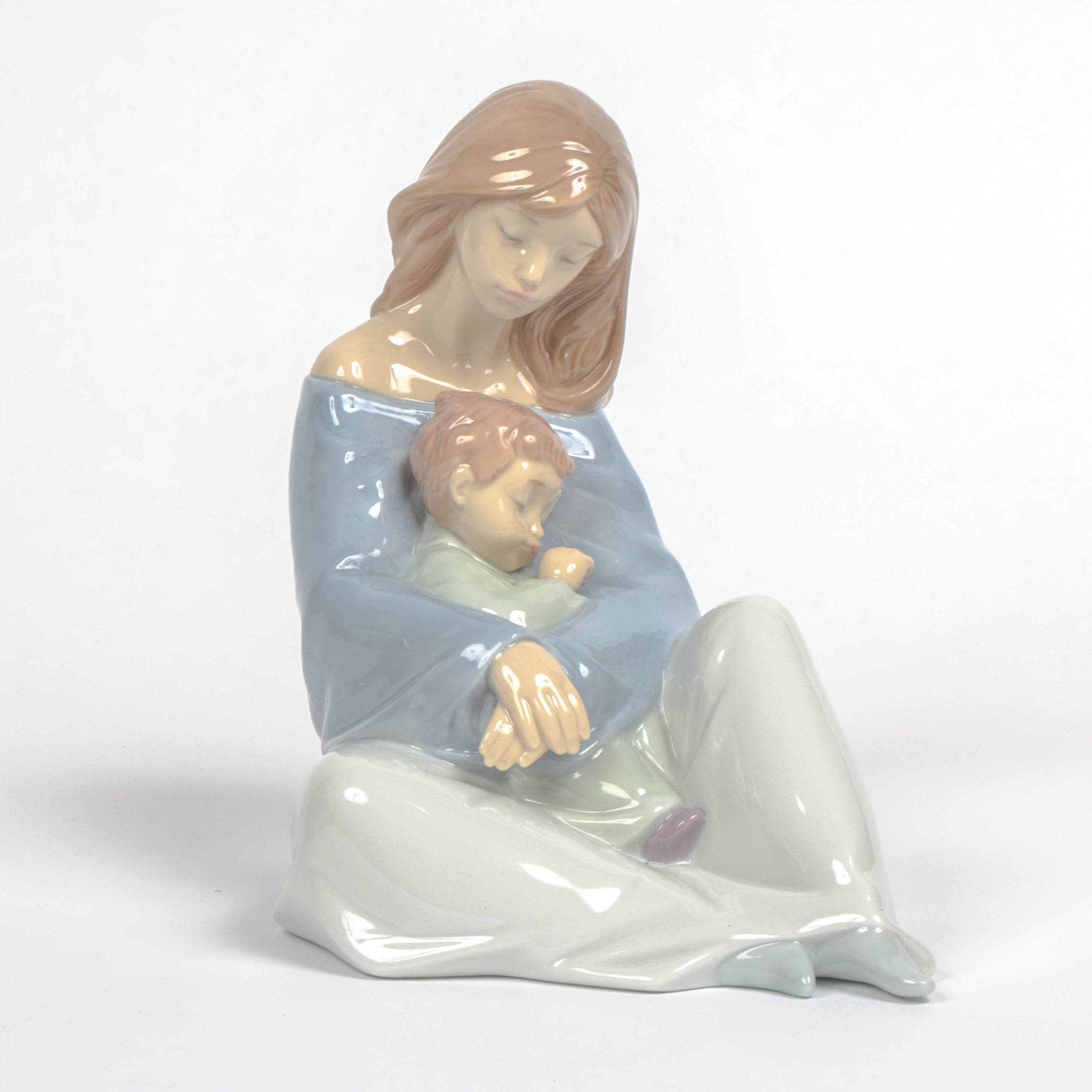 Nao "The Greatest Bond" Porcelain Figurine