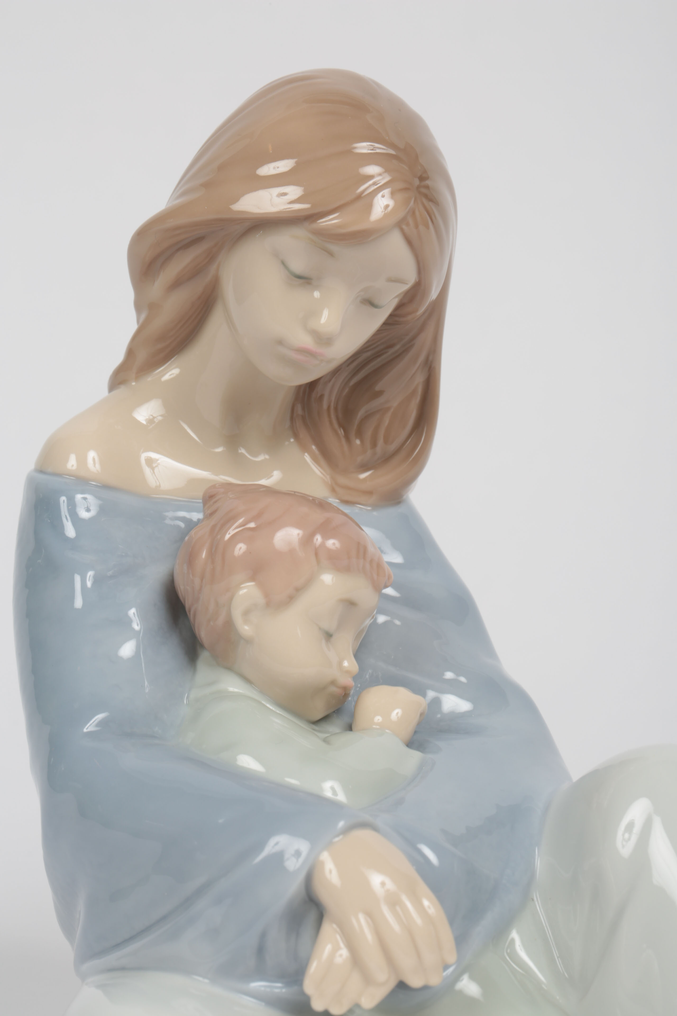 Nao "The Greatest Bond" Porcelain Figurine
