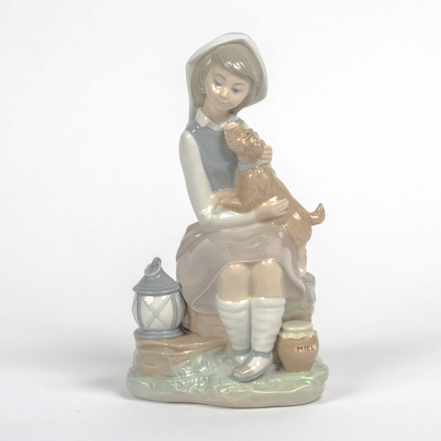 Lladró "Girl with Lantern" Porcelain Figurine