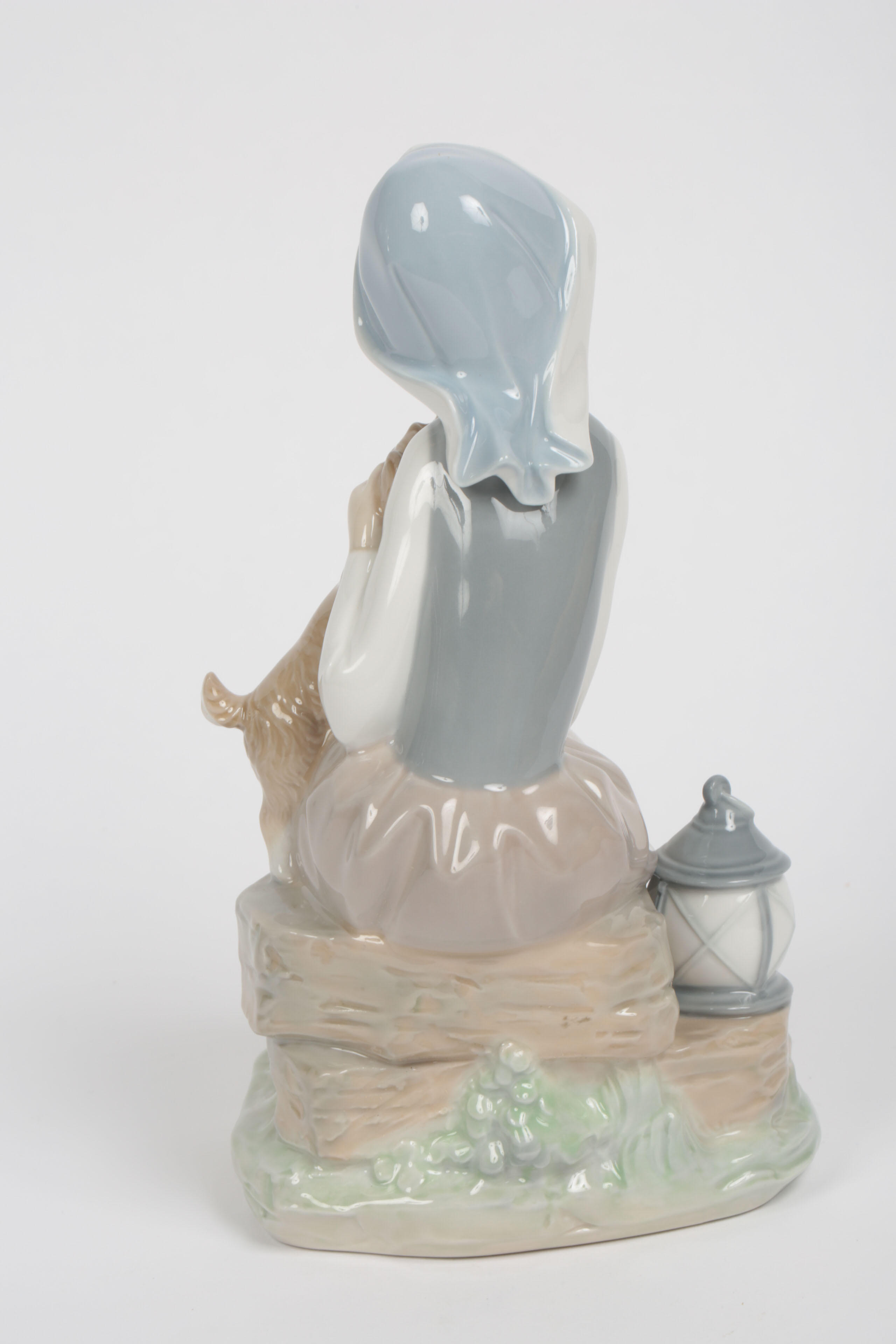 Lladró "Girl with Lantern" Porcelain Figurine