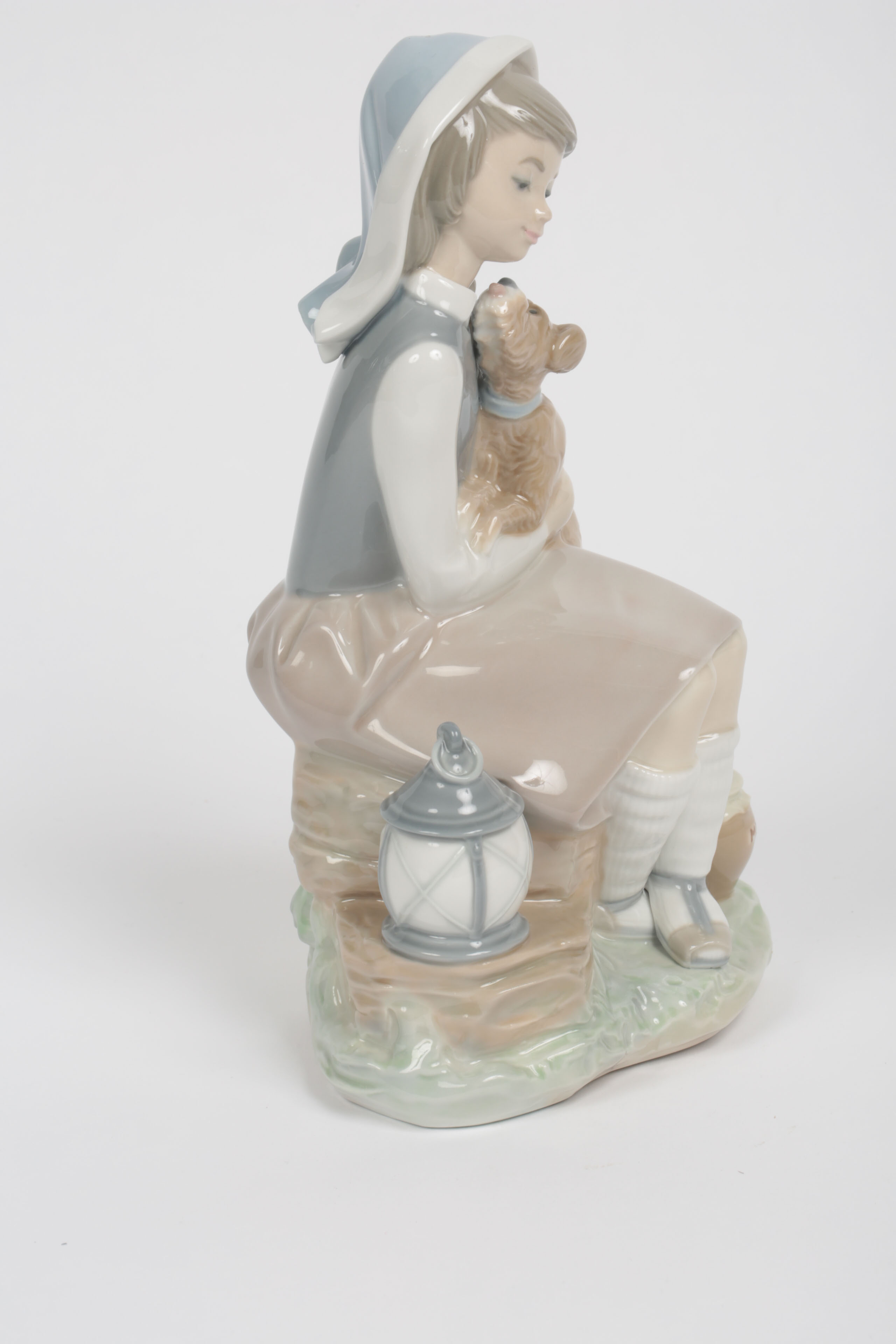 Lladró "Girl with Lantern" Porcelain Figurine