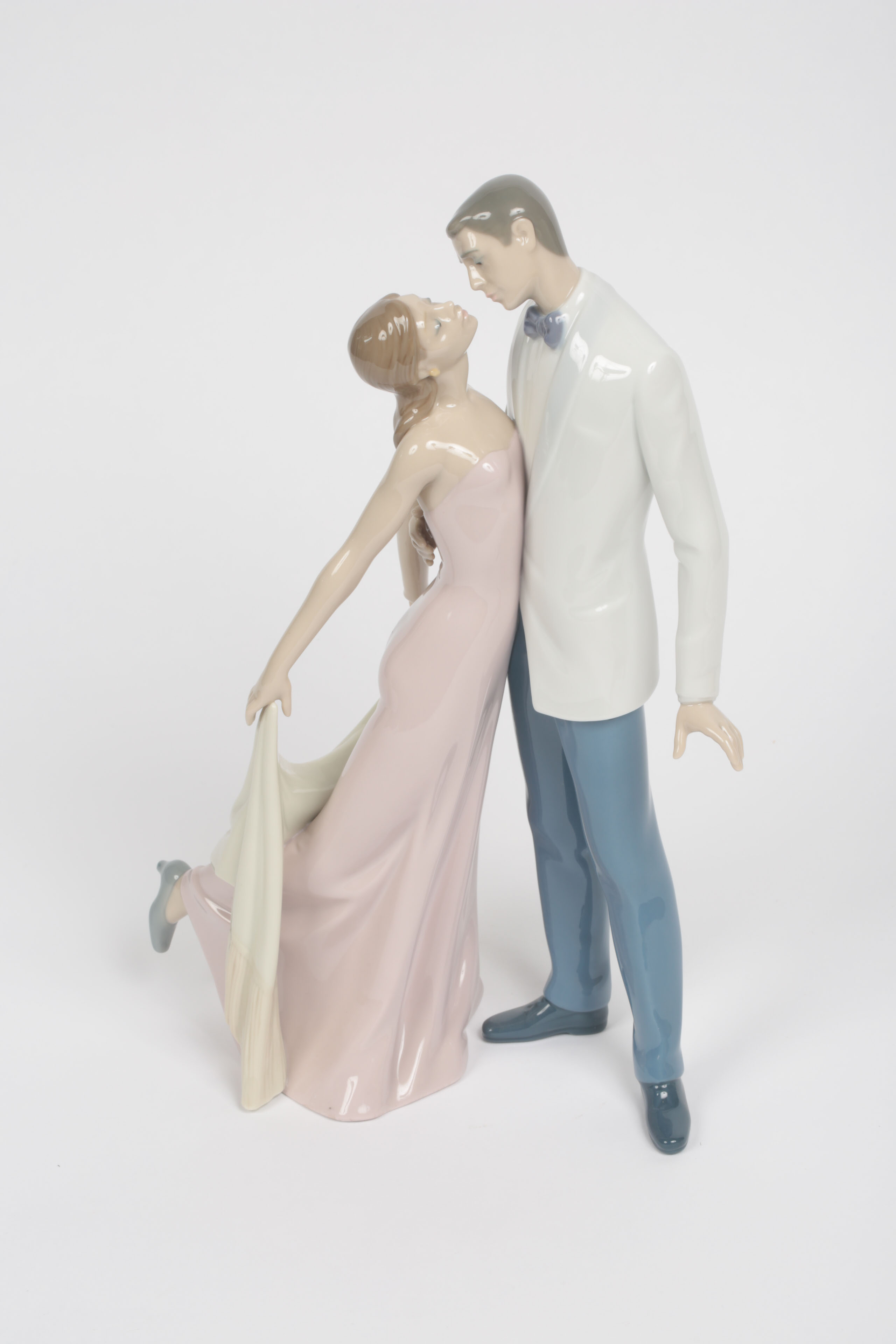 Lladró "Happy Anniversary" Porcelain Figurine