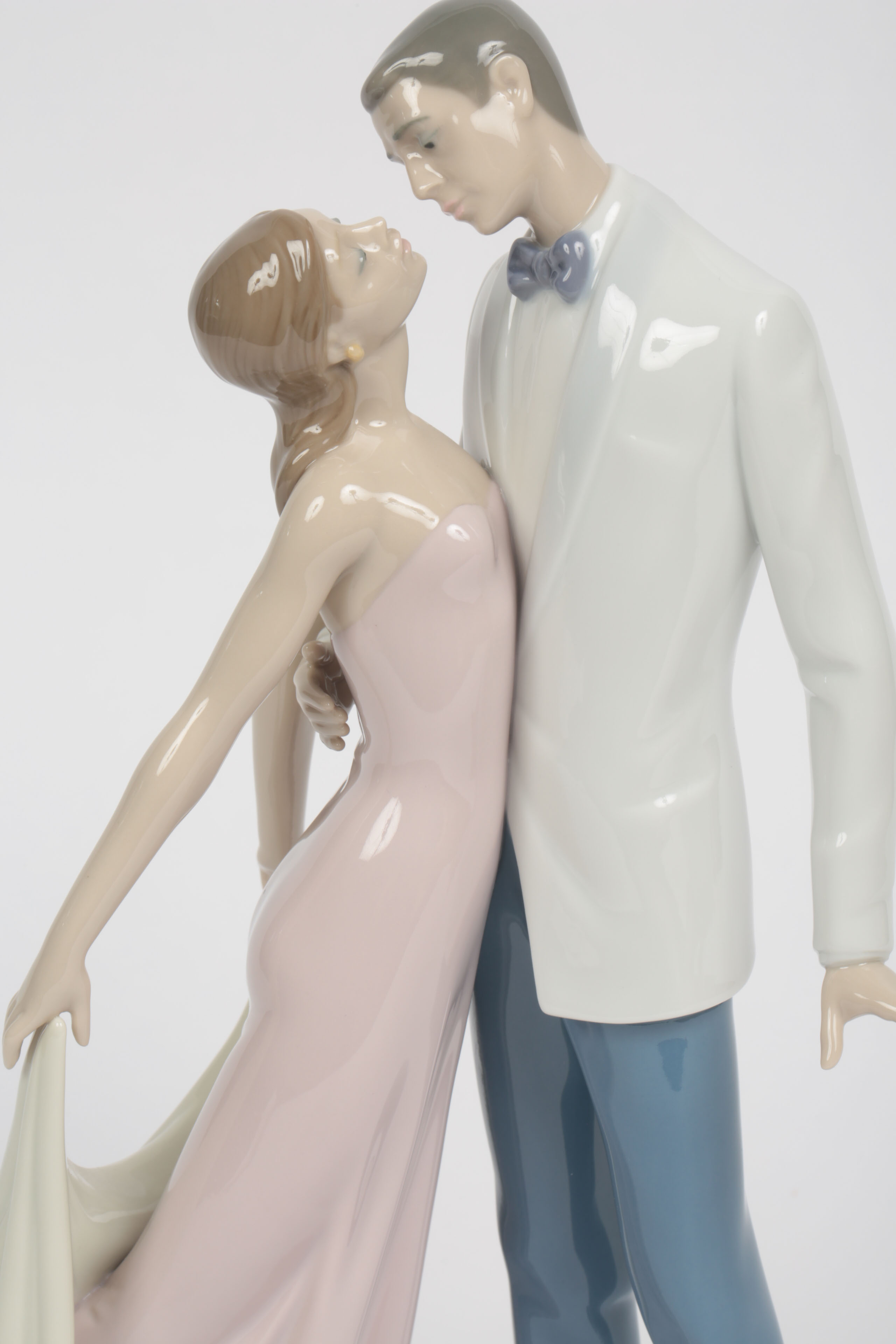 Lladró "Happy Anniversary" Porcelain Figurine