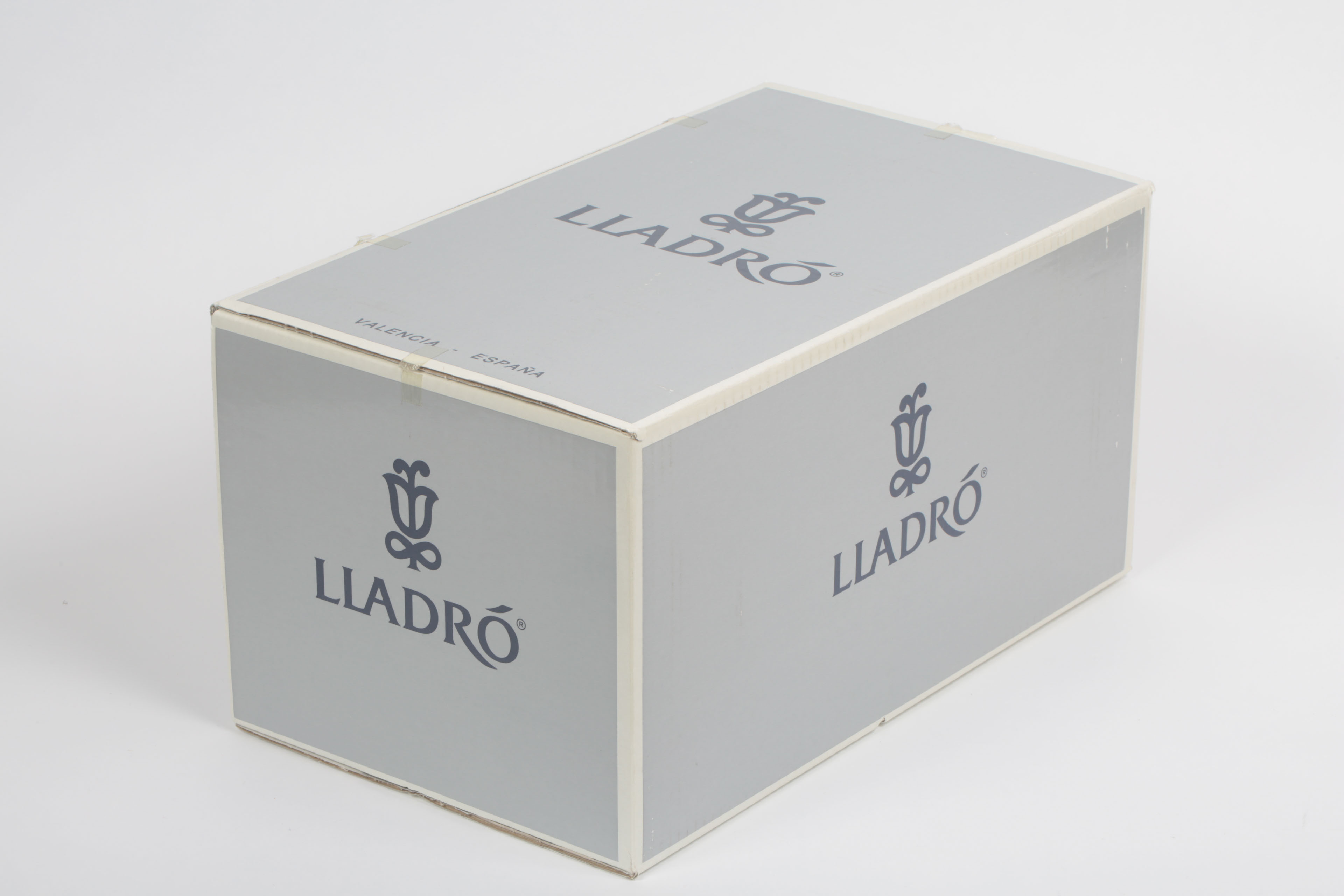 Lladró "Happy Anniversary" Porcelain Figurine