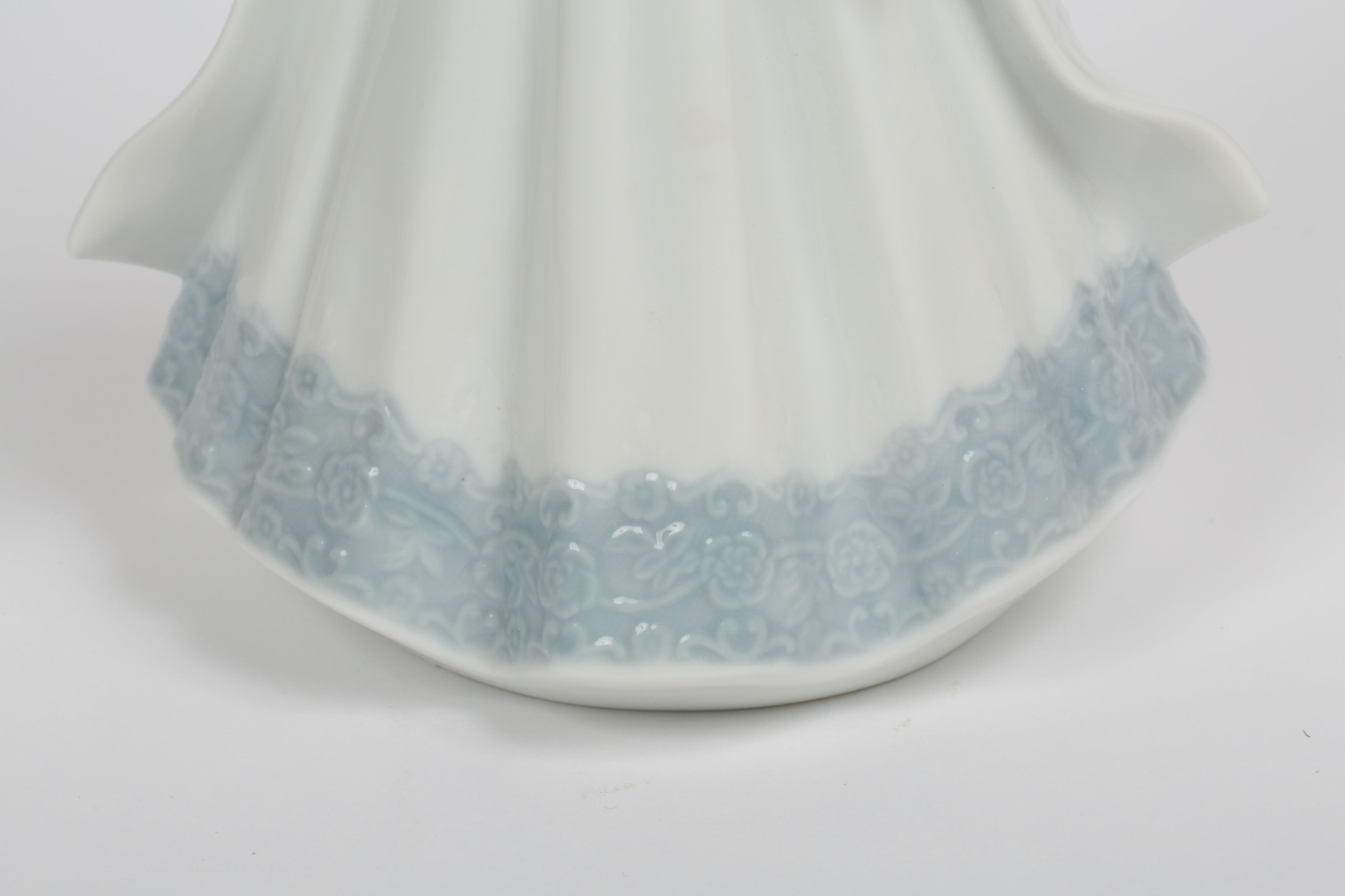 Lladró "Angelic Violinist" Porcelain Figurine