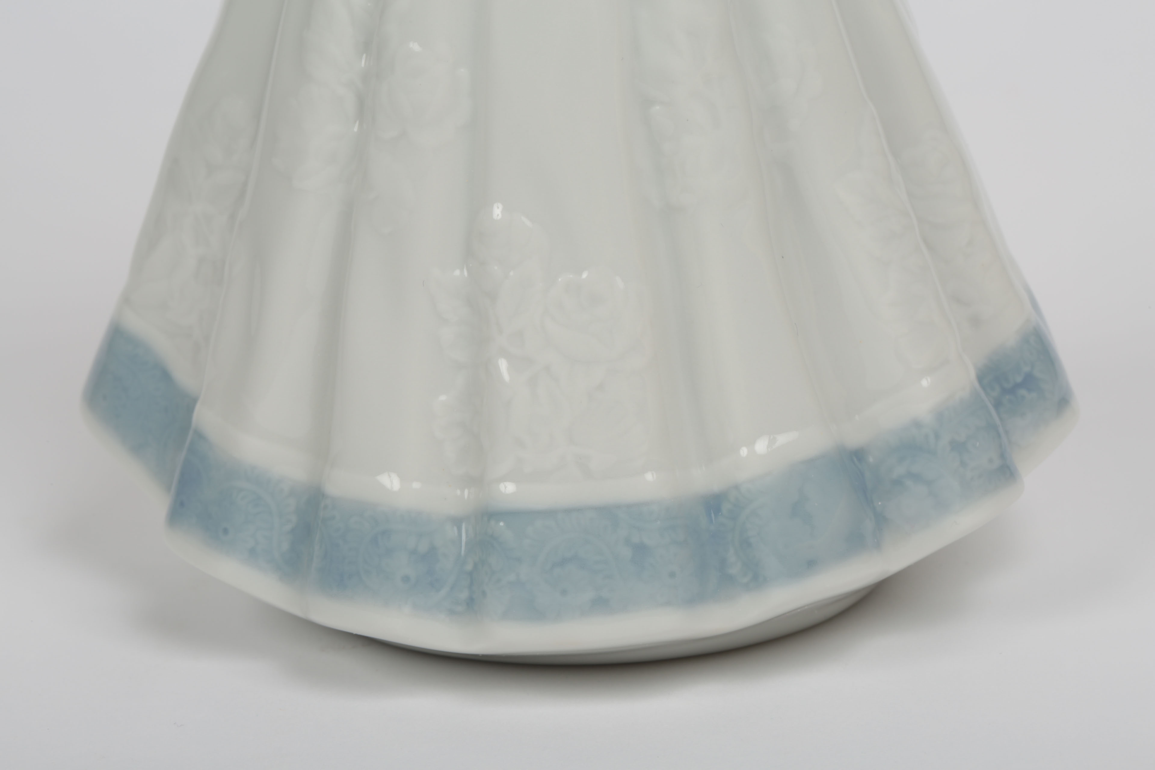 Lladró "Heavenly Harpist" Porcelain Figurine