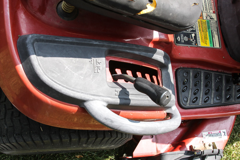 Toro LX420 Twin Cam Riding Lawn Mower