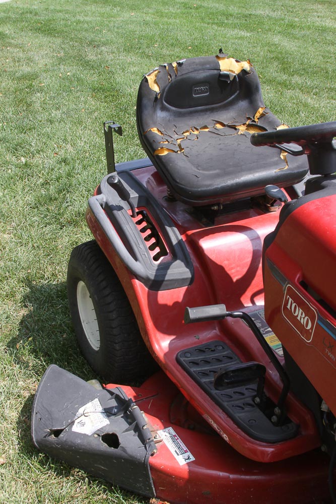 Toro LX420 Twin Cam Riding Lawn Mower