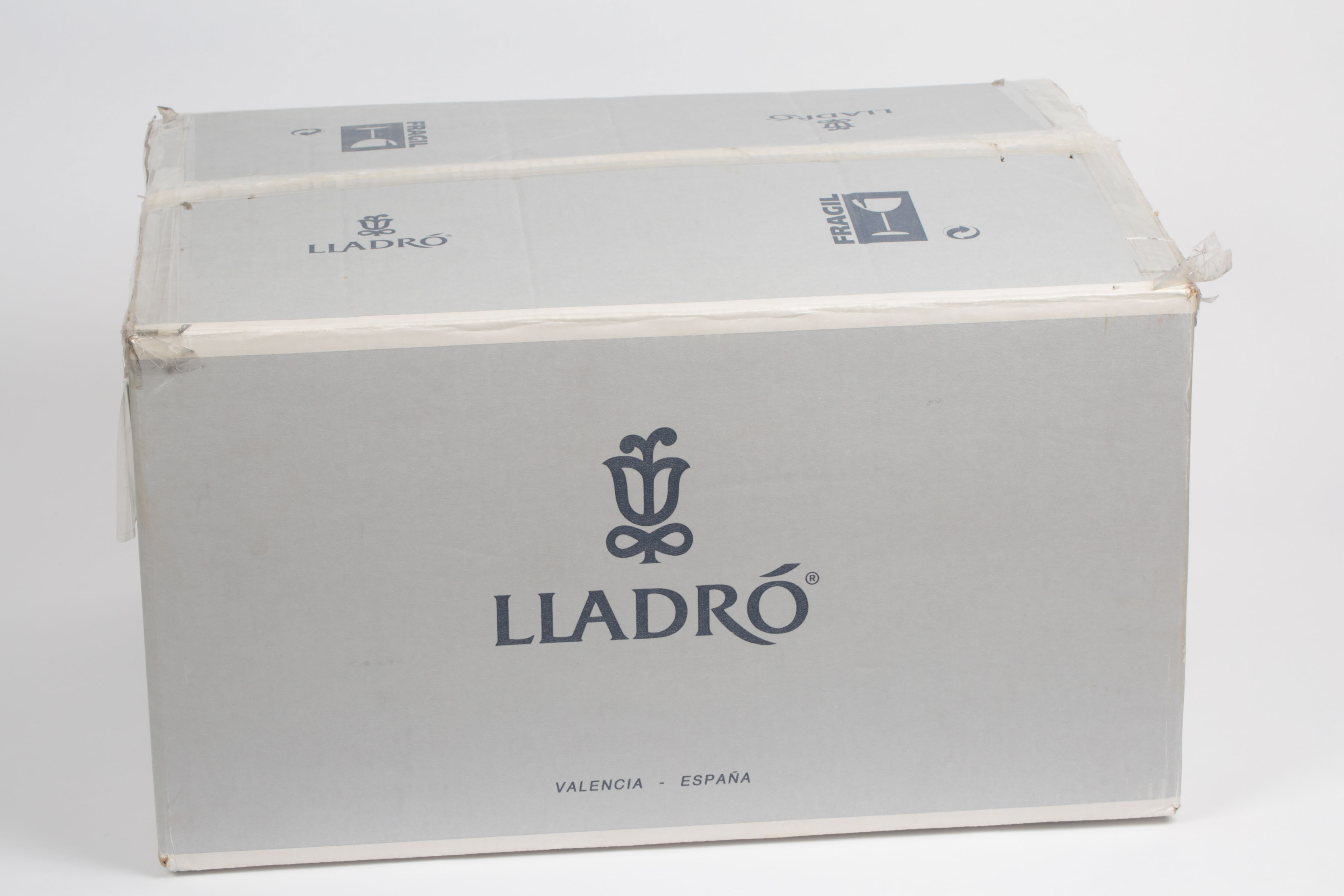 Lladró "Joyful Event" Nativity Figurine