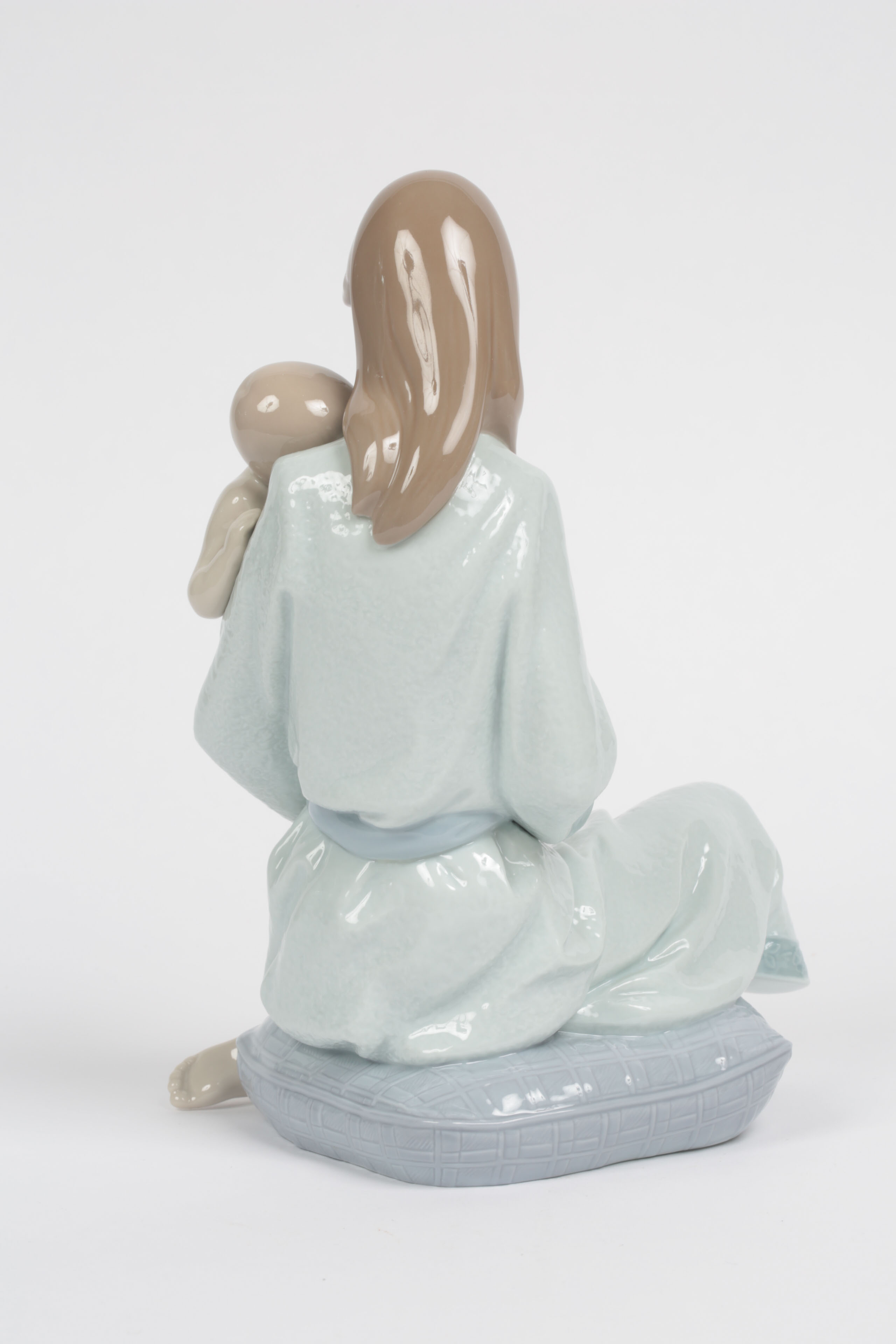 Lladró "Sleep My Love" Porcelain Figurine
