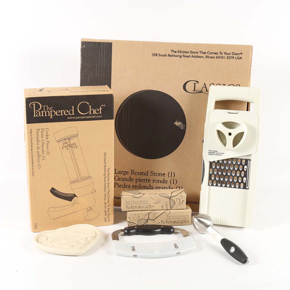 Assorted Kitchen Items Including The Pampered Chef