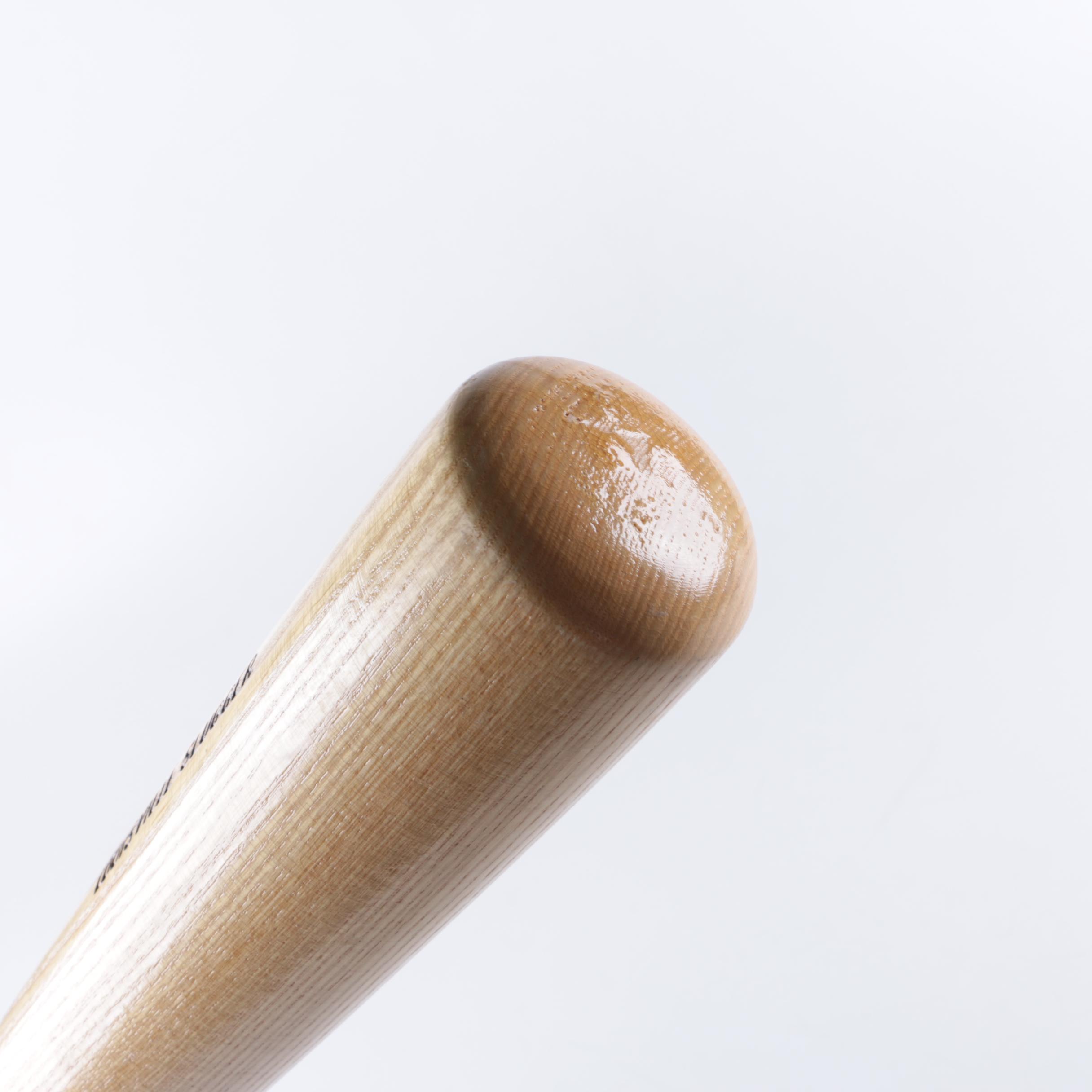 Louisville Slugger Baseball Bat with Hank Aaron Etched Reproduction Signature