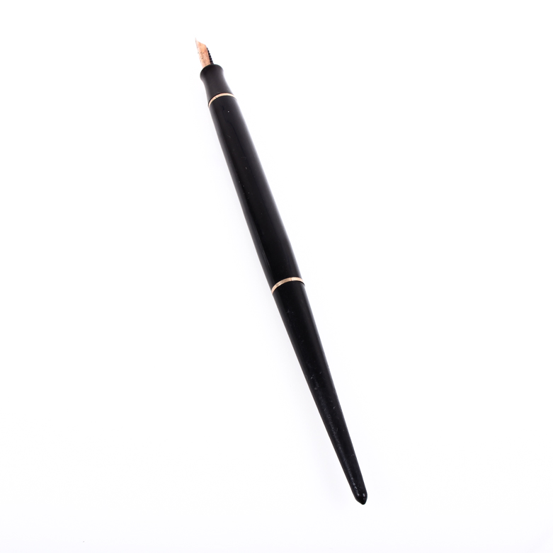 Vintage Fountain Pen Featuring 14K Gold Pieces