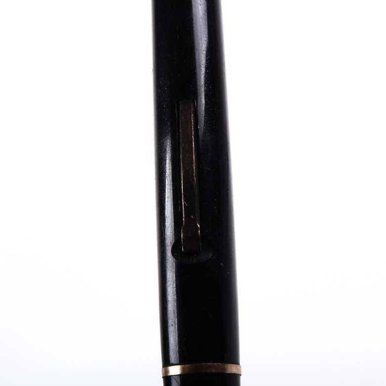 Vintage Fountain Pen Featuring 14K Gold Pieces