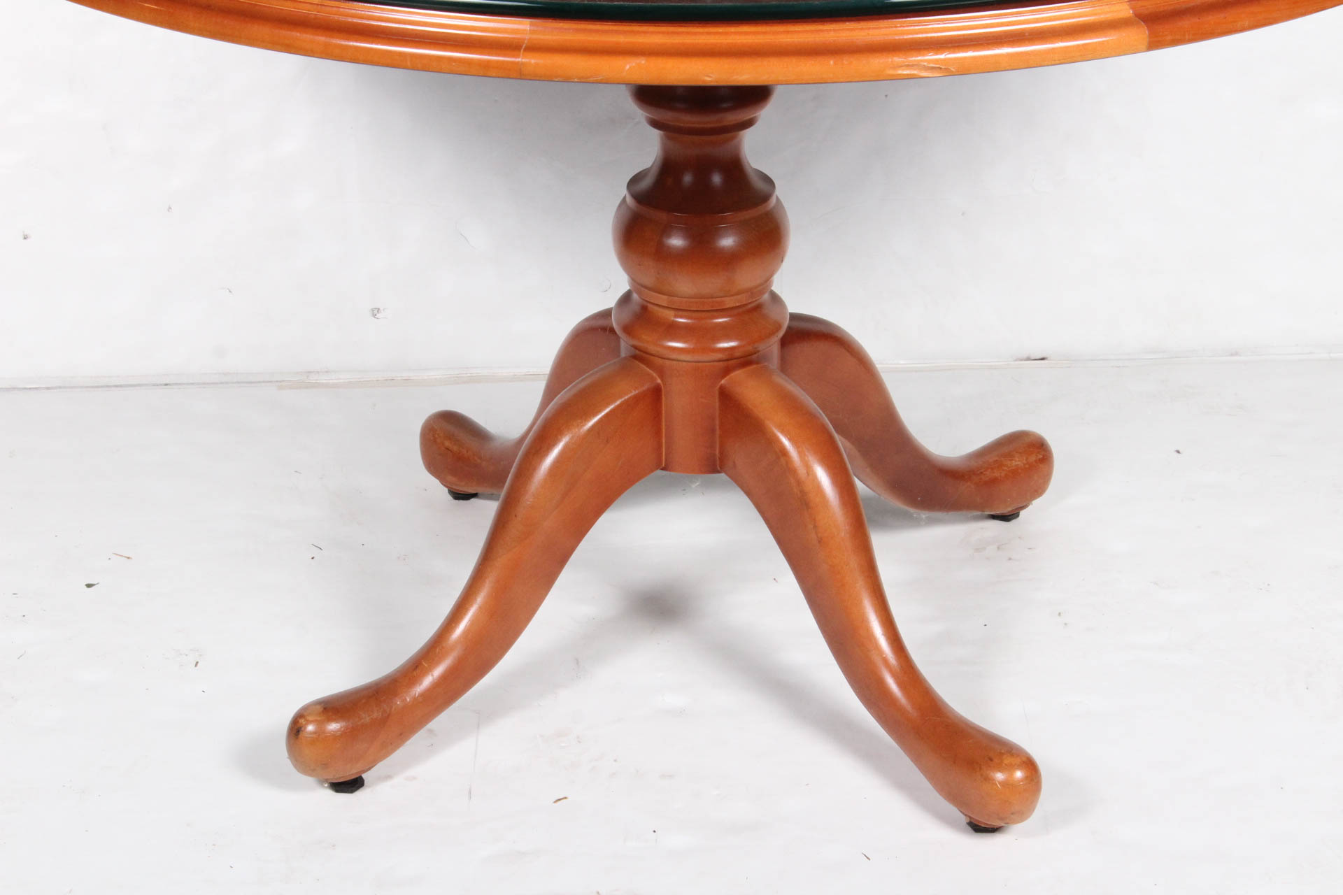 Round Glass Top Pedestal Dining Table