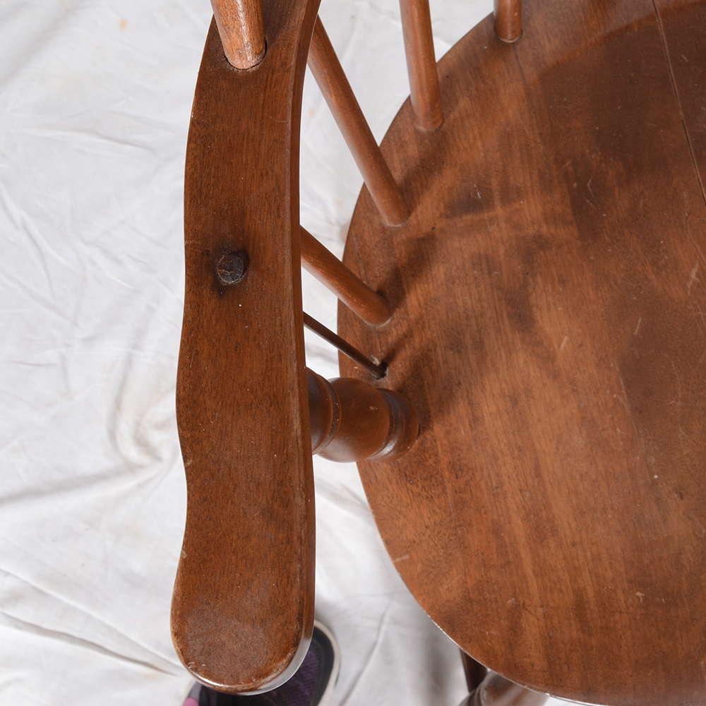 Windsor Style Captain's Chair