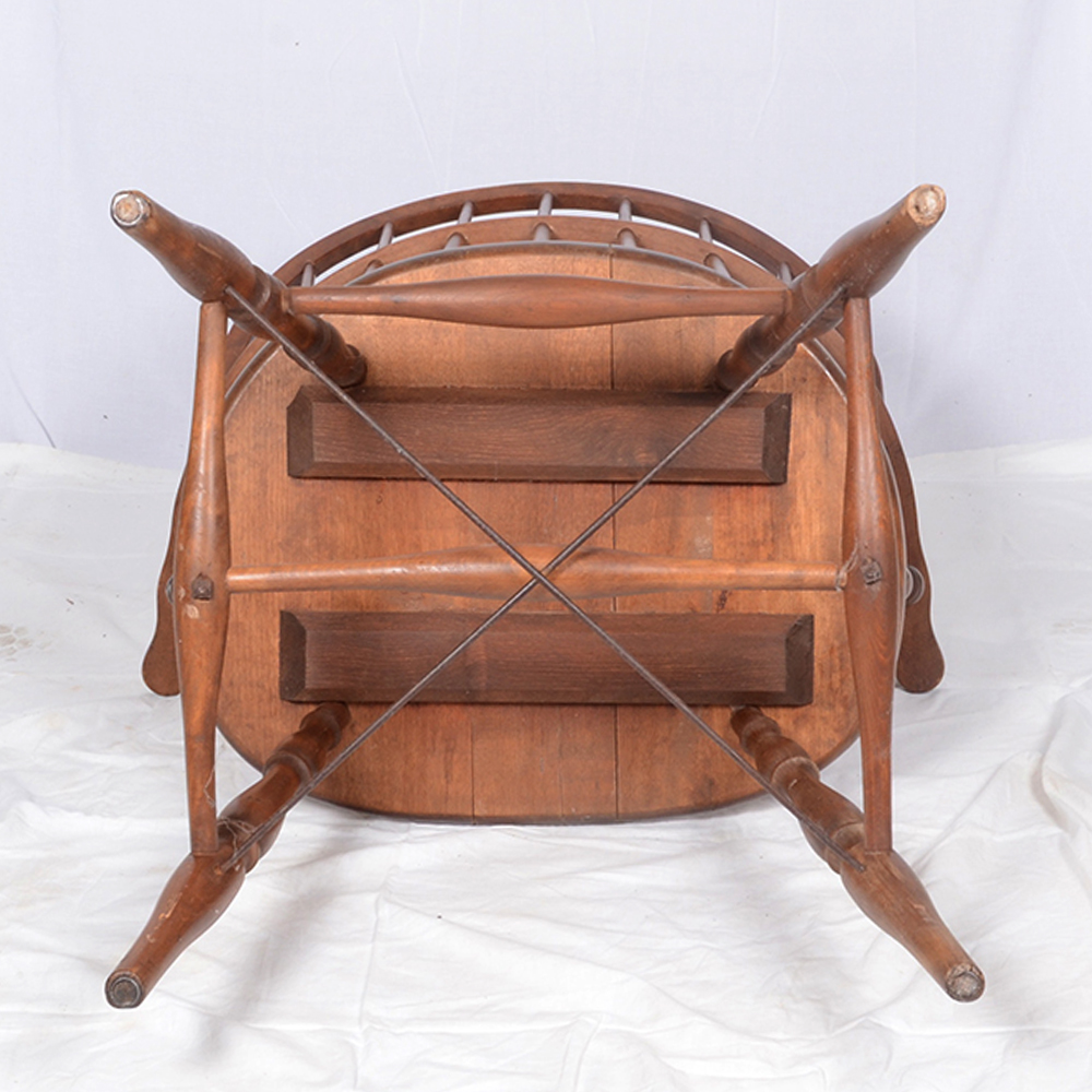 Windsor Style Captain's Chair